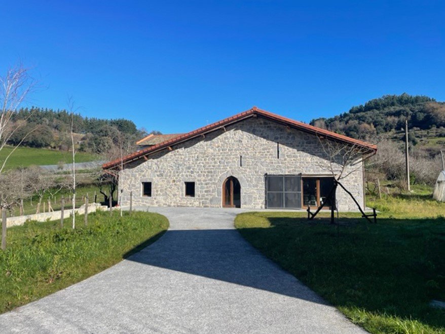01. ISPASTER EXTERIOR.jpg