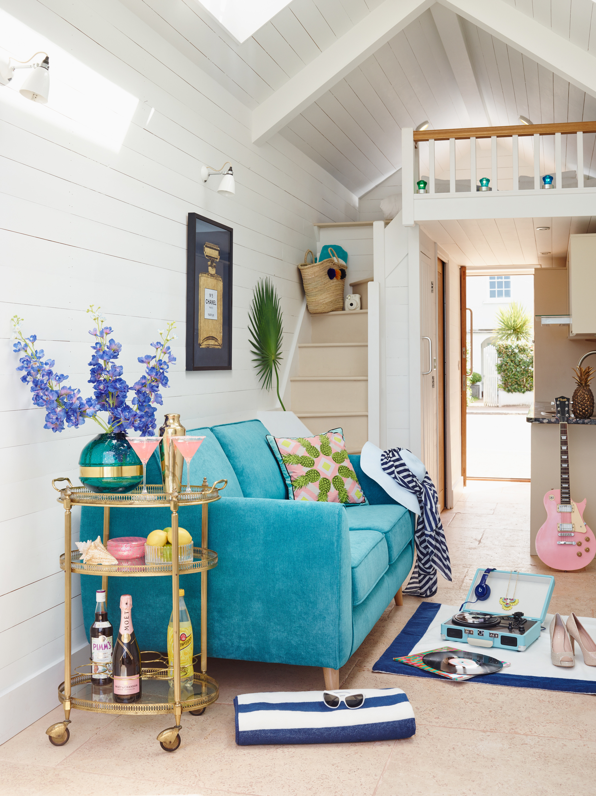 20150629 DFS Beach House-95589 v1 door open 01a.jpg