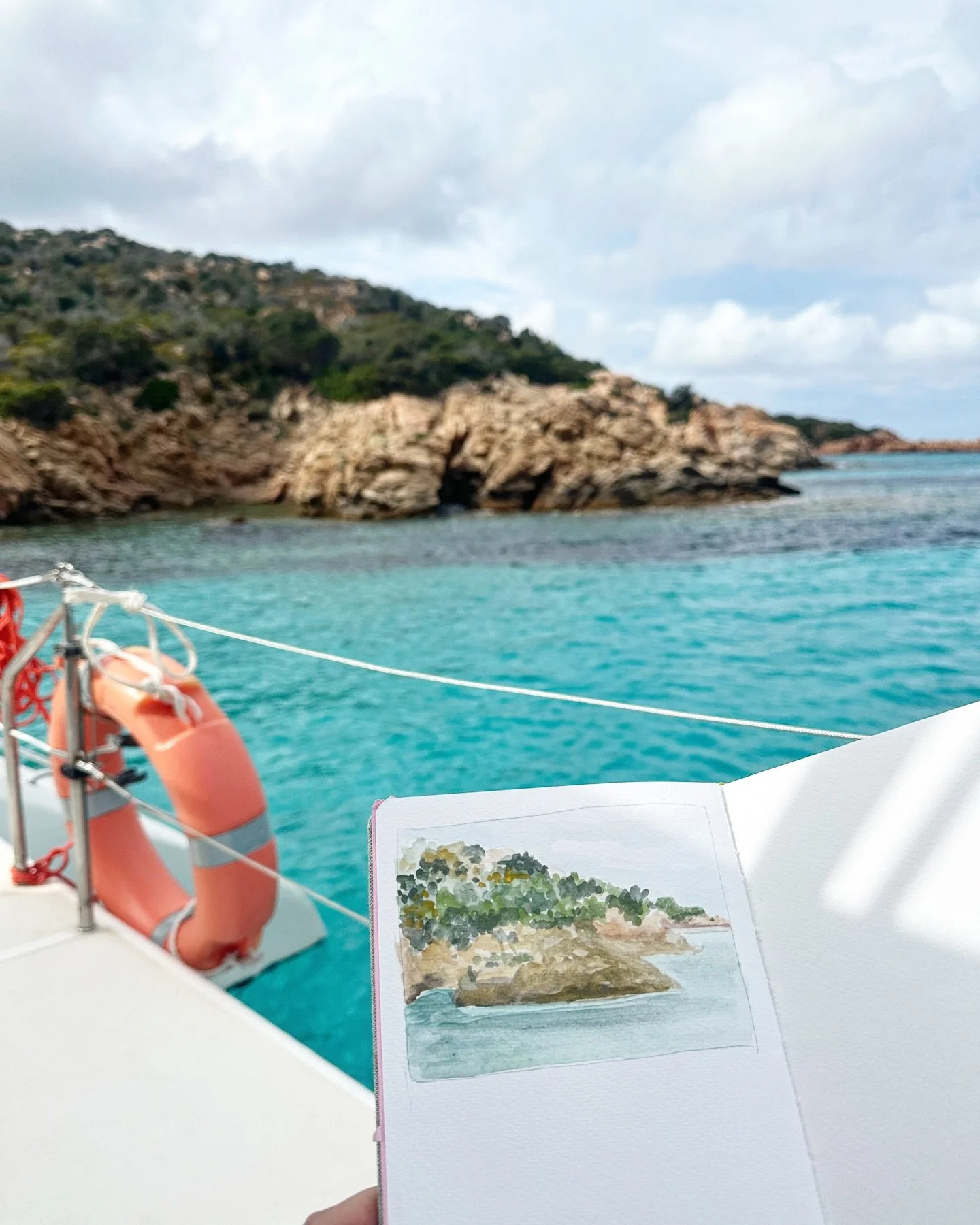 Sardinian sketches 🎨⛵️🌊
Capturing a coastal slice of the La Maddalena archipelago.
This spring, I led two tours in Sardinia. Both were dreamy! 
We met with wine producers making some of the island’s most balanced and elegant wines, tasted