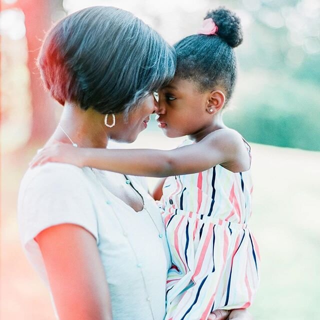 No other love like mama&rsquo;s love 💕 Sending much love to you all!! Happy Mother&rsquo;s Day weekend to those celebrating! Hope you take time to rest and restore &hearts;️ #valparaisophotographer #valparaisophotography #hobartphotographer #chicago