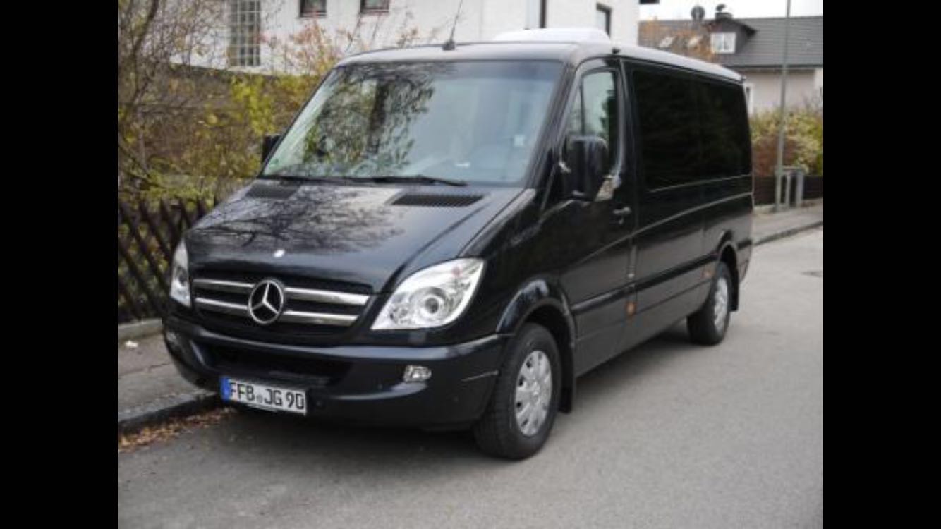 G&P Limousine Black BUS.jpeg
