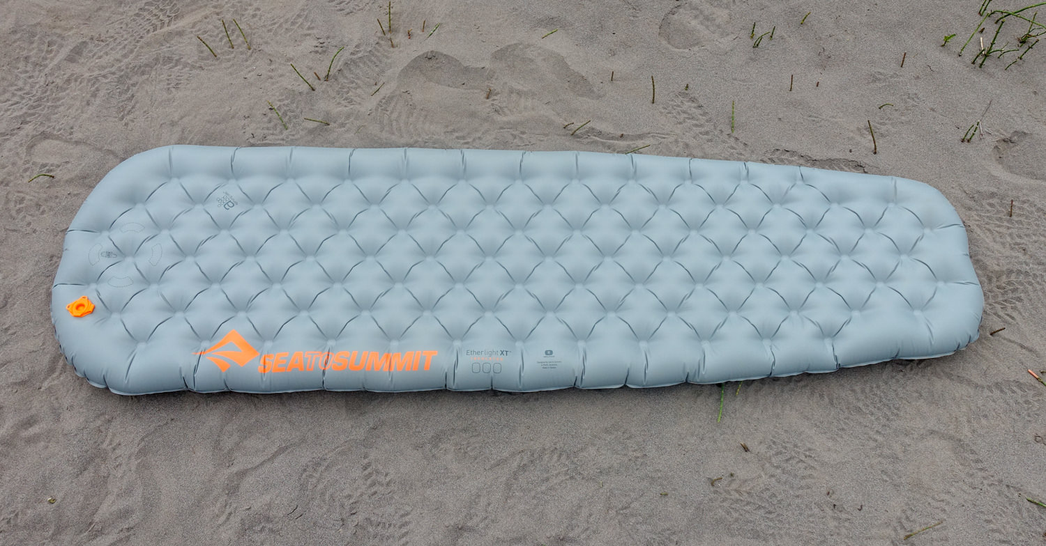 verschil neef saai Sea to Summit Ether Light XT Insulated Sleeping Pad Review — CleverHiker |  Backpacking Gear Reviews & Tutorial