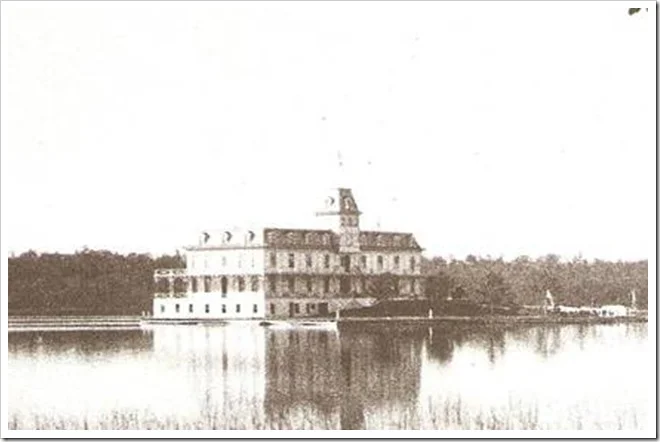 The Hub House. © Thousand Islands Museum Collection, Clayton, NY.