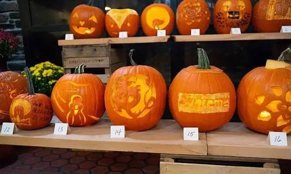 pumpmpki carving.jpg
