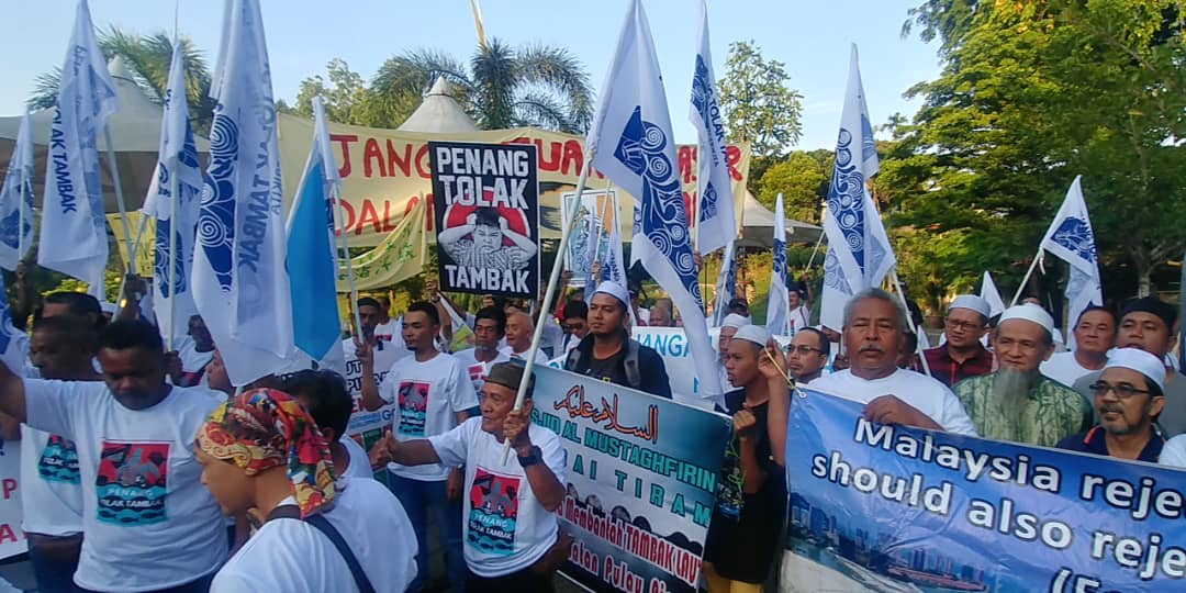 Historical and unprecedented: 200 fisherfolks from Penang and Perak joint forces in the peaceful rally at the Parliament, 11 July 2019
