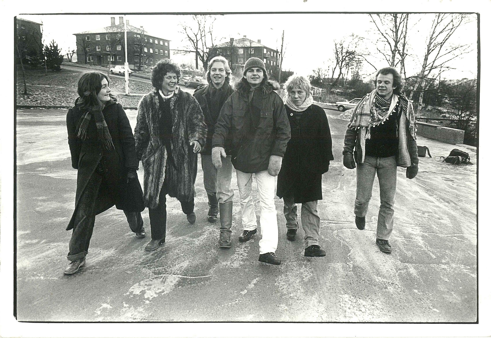 bilde8_uhyret-danser_saltkompagniet_Elsa-Kvamme,-,-Kjetil-Skøien,--,--(Per-Spildra-Borg-)_foto-agnethe-weisser_1979_14,4x9,9cm.jpg