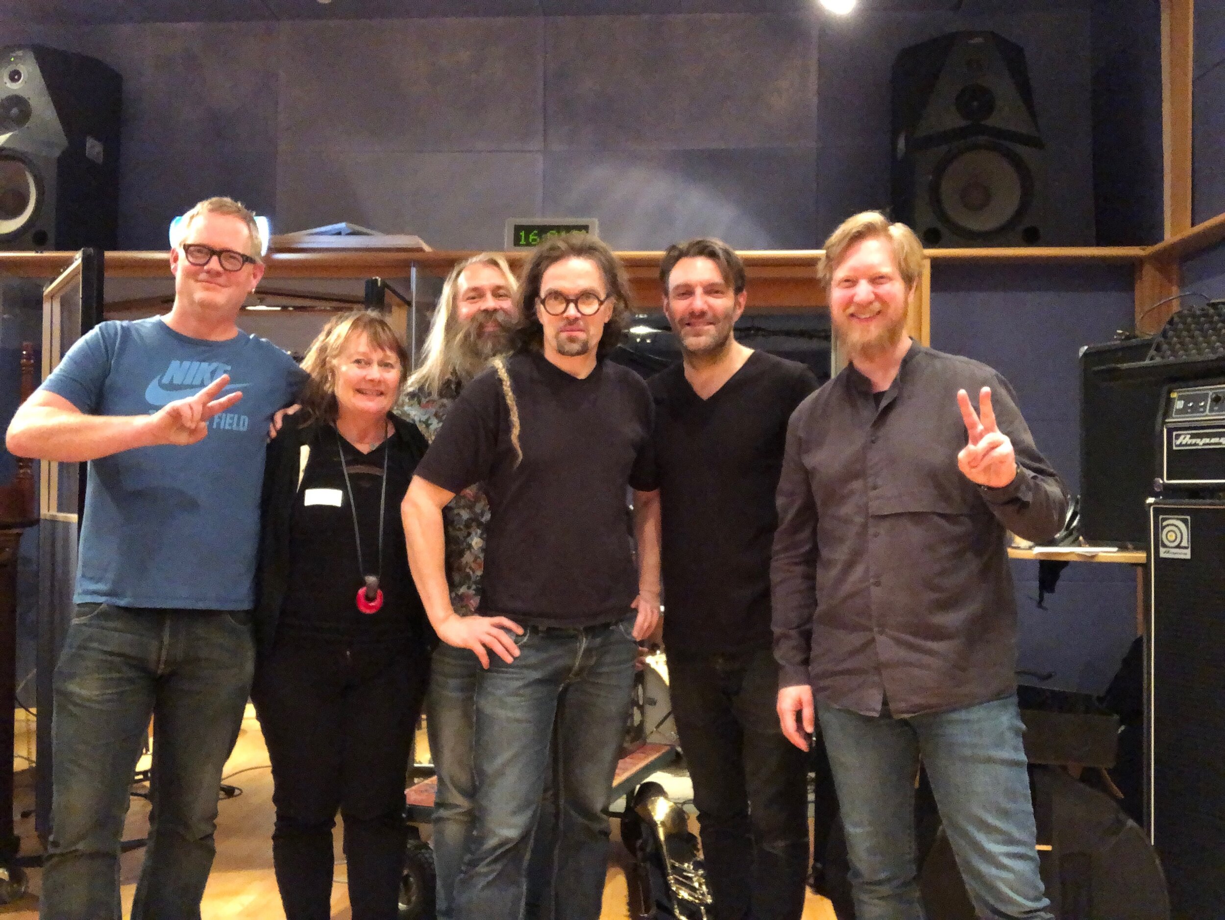 Regissør Elsa Kvamme med musikerne Helge Lien, Trygve Seim og jazzgruppen The Source.