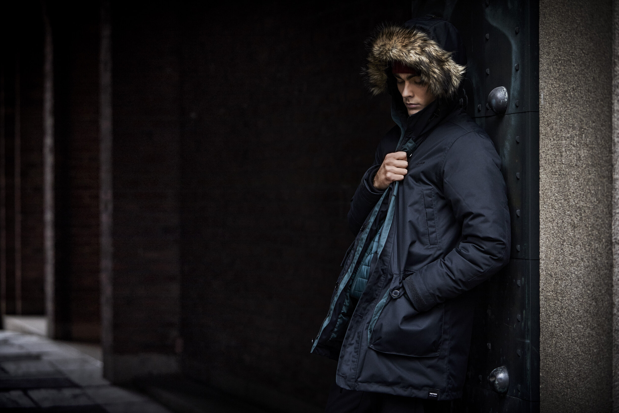 475777_10_COAST PARKA MEN_BLACK_2.jpg