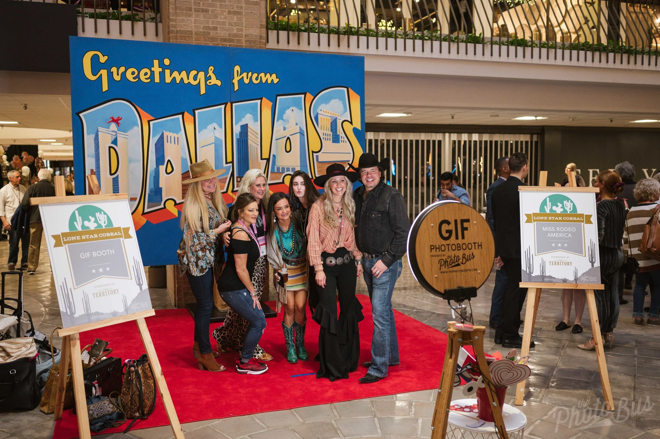 The best photo booth rental in Dallas. The Photo Bus DFW GIF Booth is a social media photo booth.
