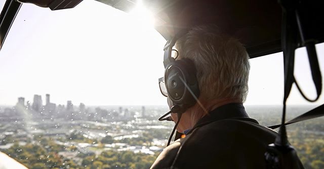 Throwing back to warmer times! Rock star pilot, Bill Haplin at the sticks. BTS, @russellheeter @hummingbird.aviation #aerialphotography #aerialproduction #twincities #msp #minneapolis #minnesota