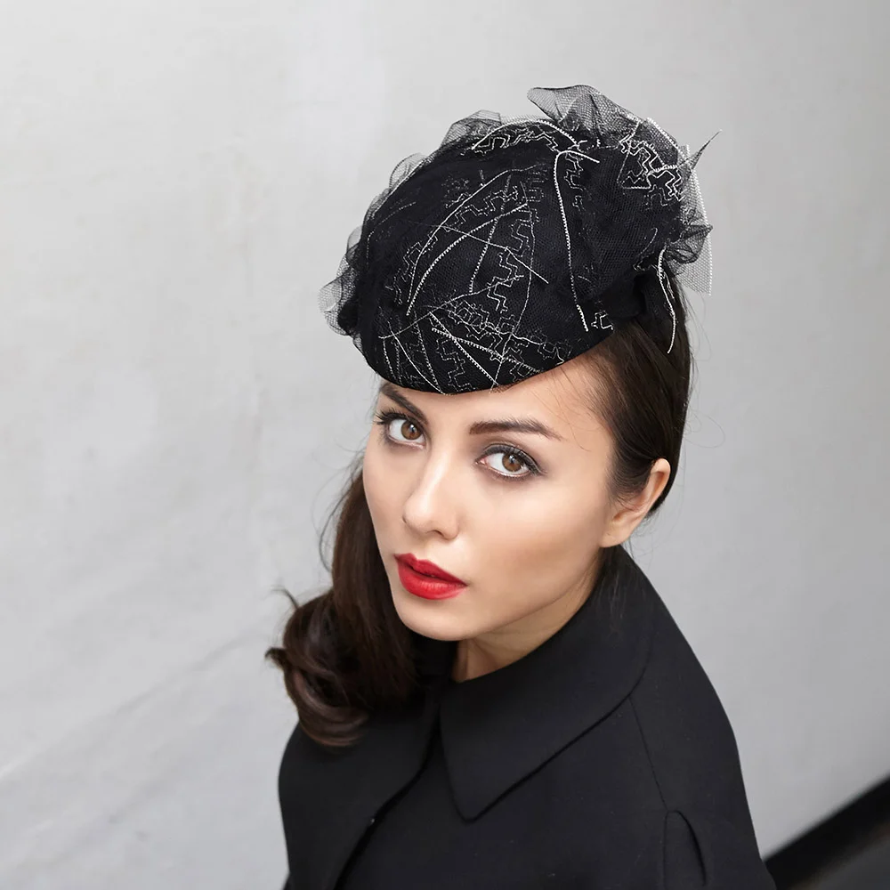 Edith/18 in vintage veiling