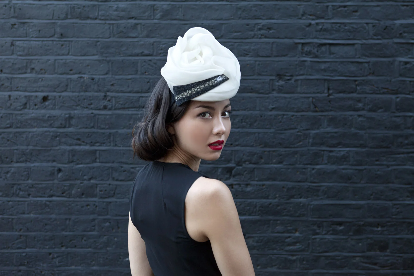 Palladia in ivory silk organza with stingray detail