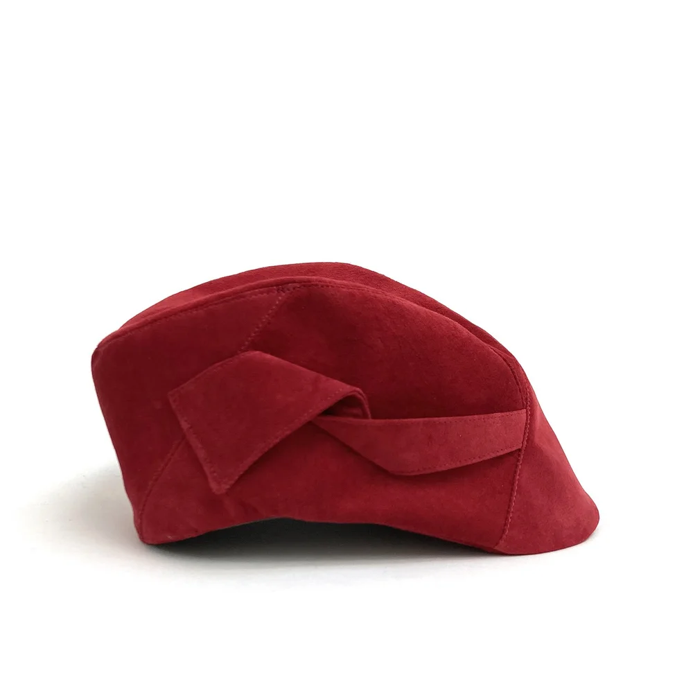 Suede Flat Cap: 'Chicago' in red — Karen Henriksen