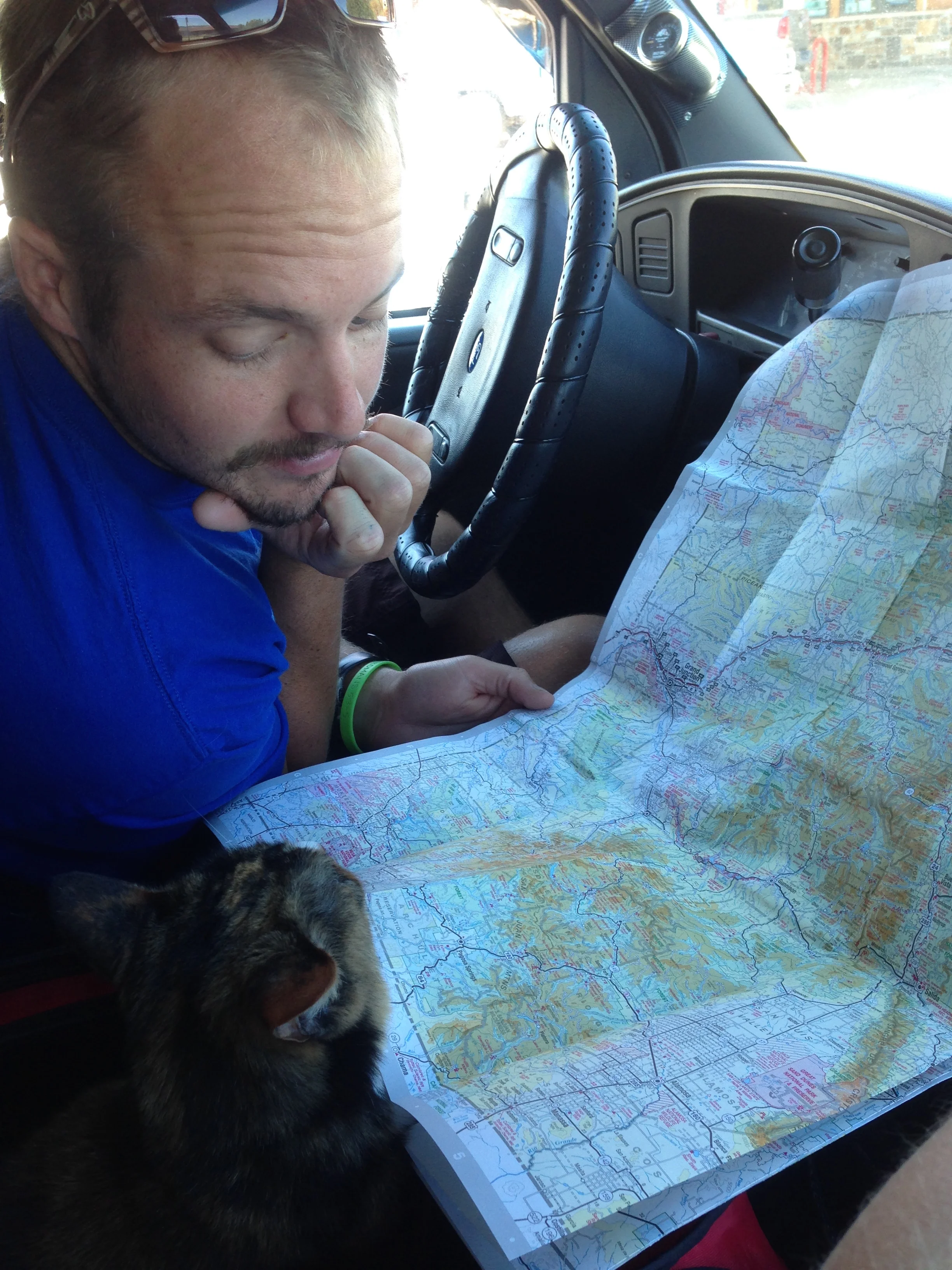 Christian consults Loulou the Navigator.