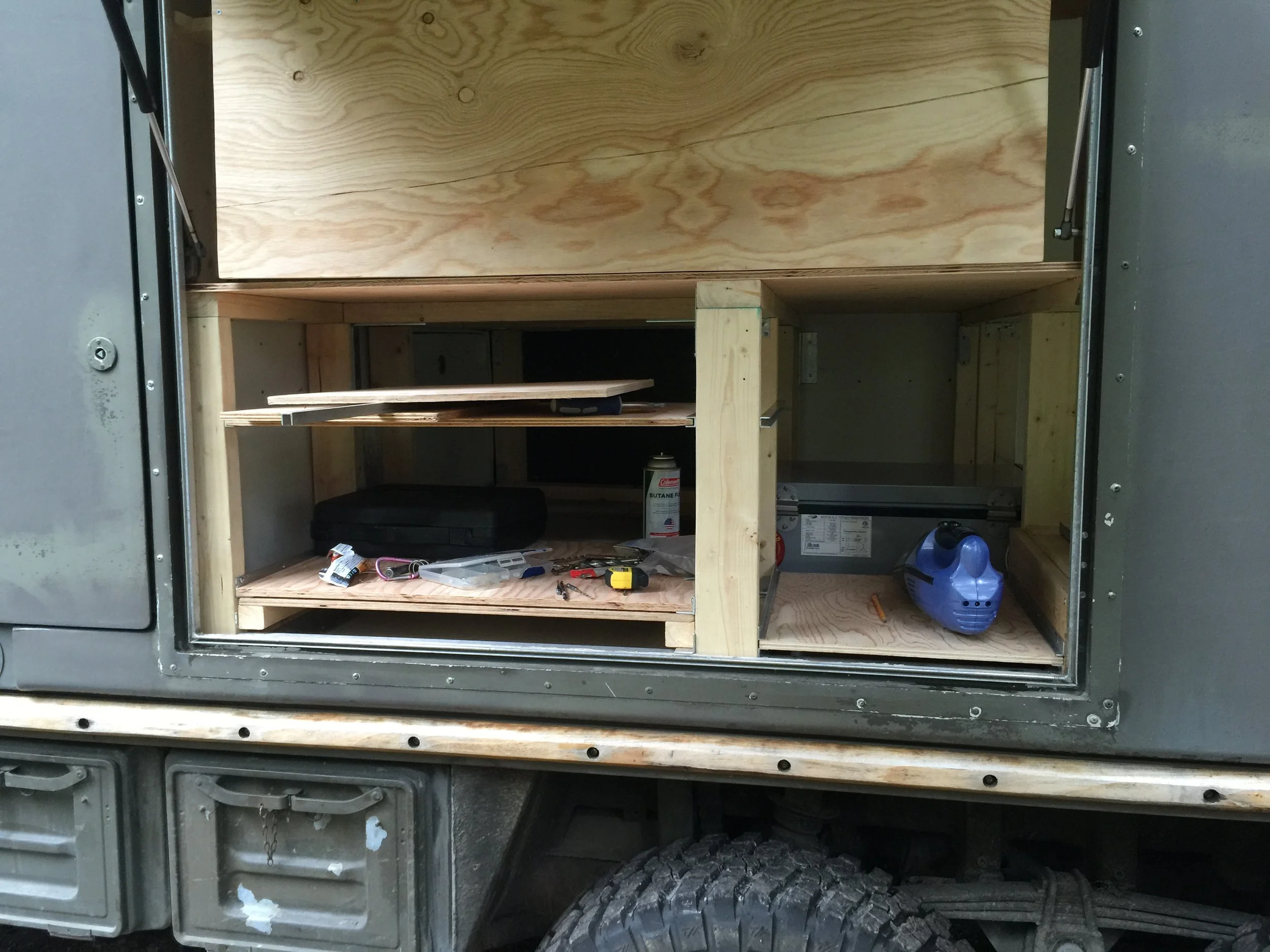 Kitchen, sliding spaces hidden.