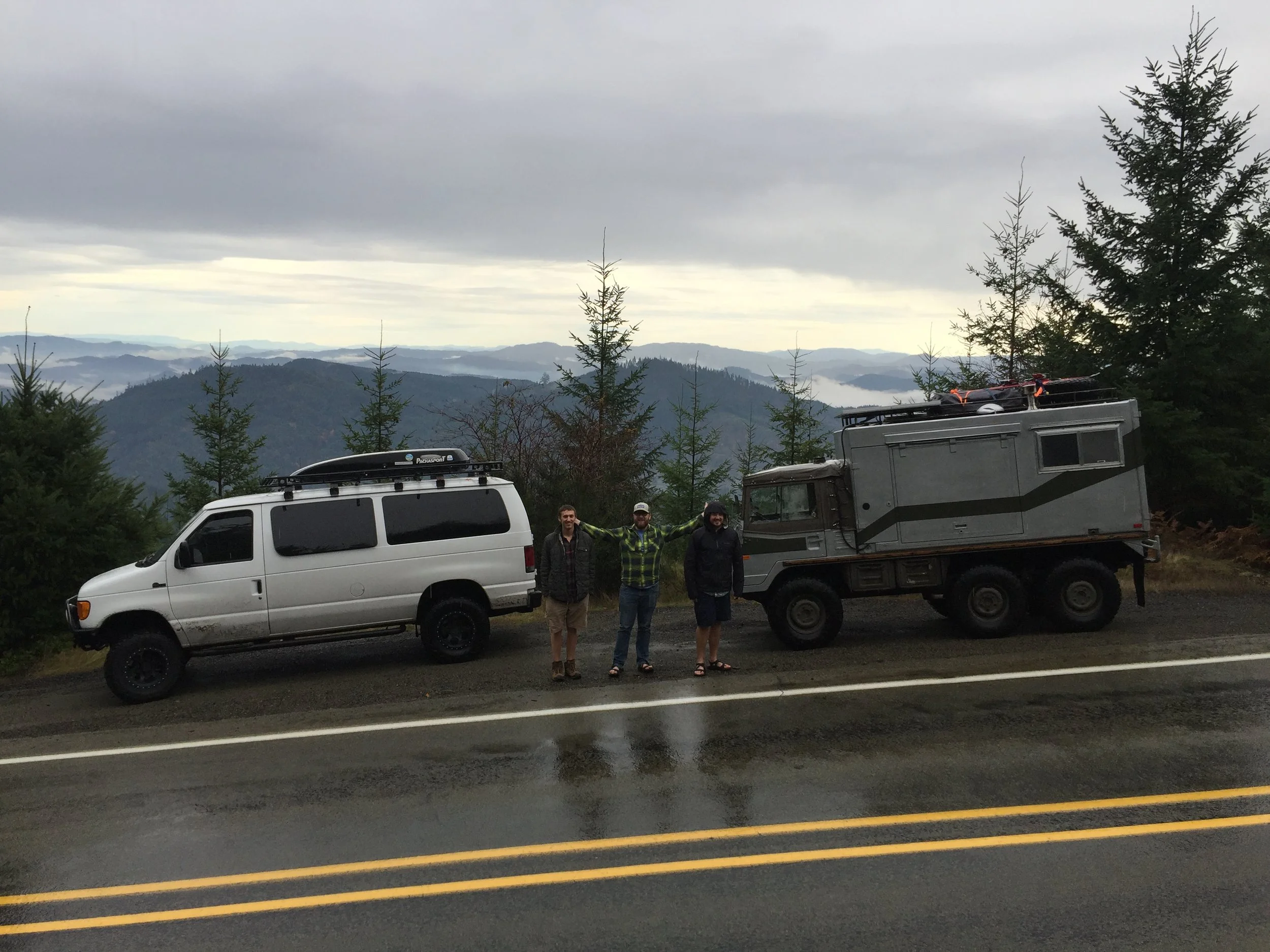 Tuttle cousins and some handsome rigs. Notice the size comparison between LittleFoot and a E350. The bodies are nearly the same length.