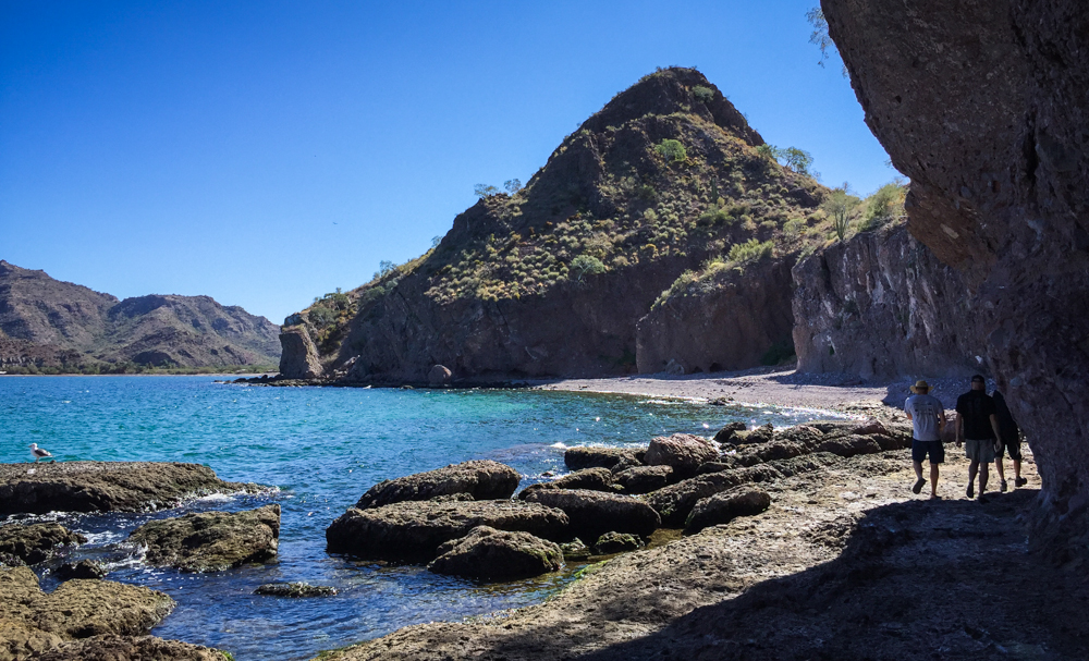 Exploring the beaches and looking for the Viajeros.