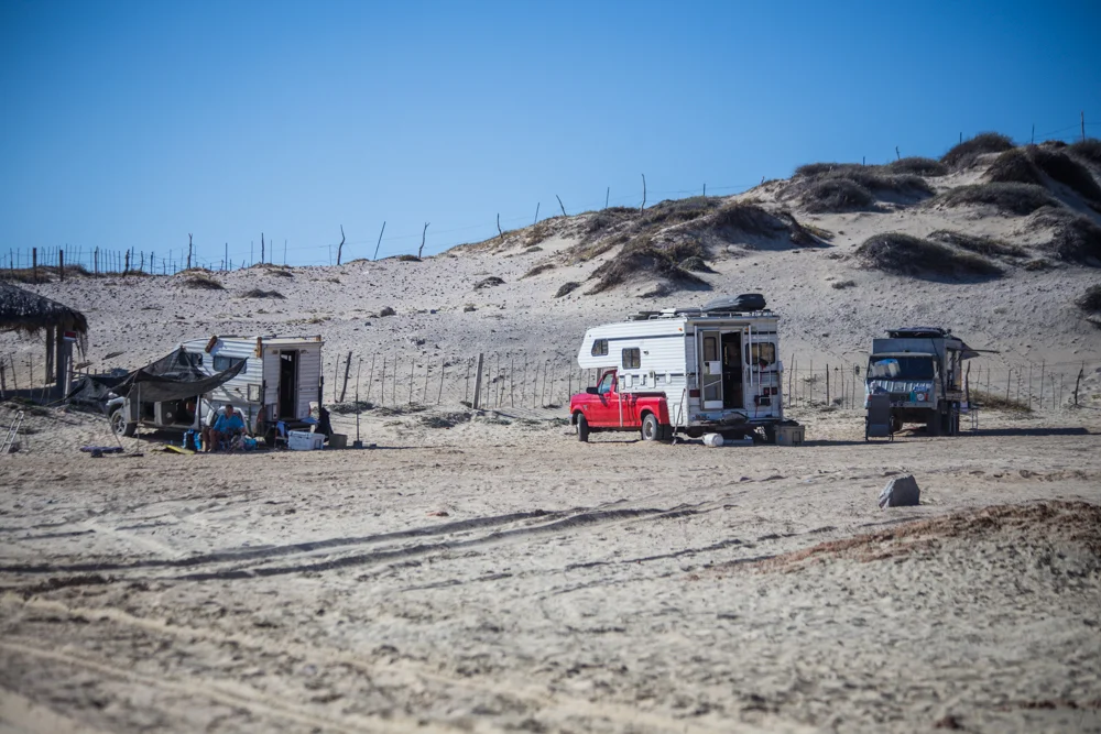 MAC'S RIG JOINING THE BEACH - ONLY THREE AT THIS POINT.