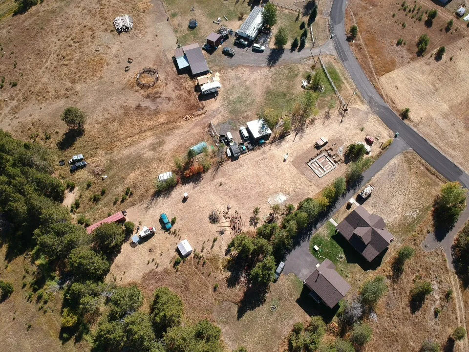 Aerial view of the lot to give you a good idea of the layout - it’s pie shaped.