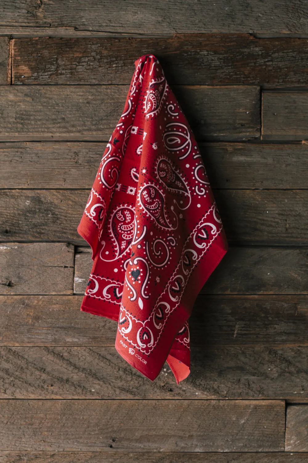RED TRUNK DOWN BANDANA — Velour