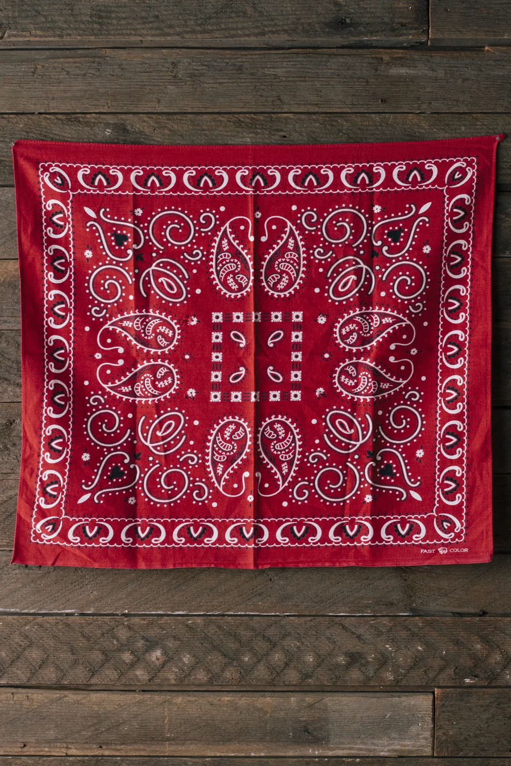 RED TRUNK DOWN BANDANA — Velour