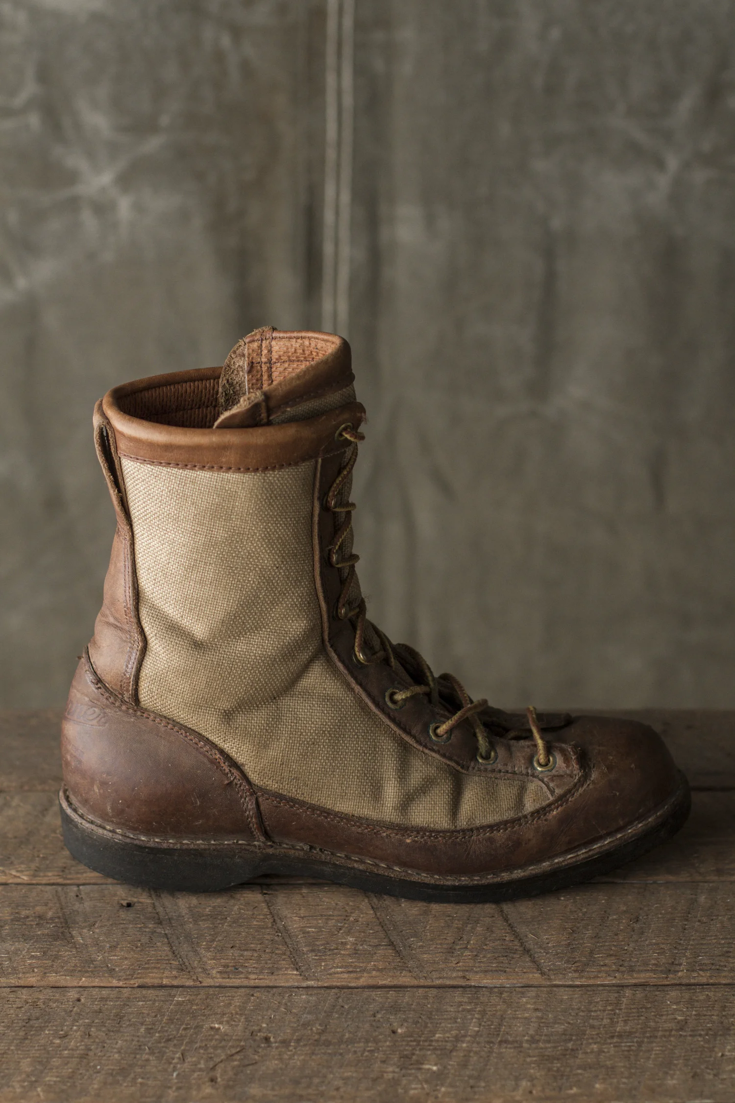 DANNER LIGHT HIKING BOOTS — Velour display picture 1
