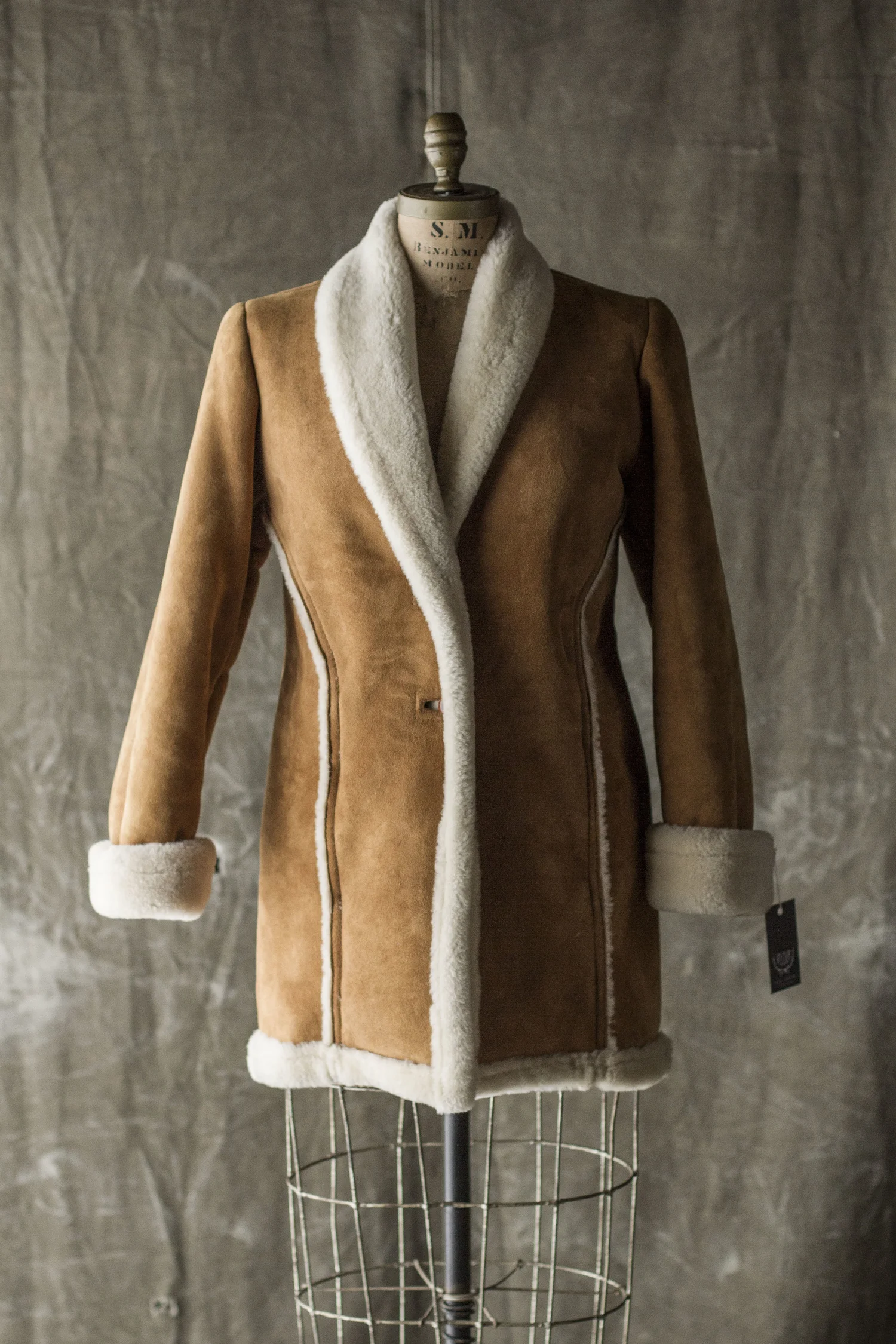 美品　shiun/シウン WOOL SHAWL COLLAR COAT【S】 shiun（シウン）の「WOOL SHAWL COLLAR COAT（チェスターコート