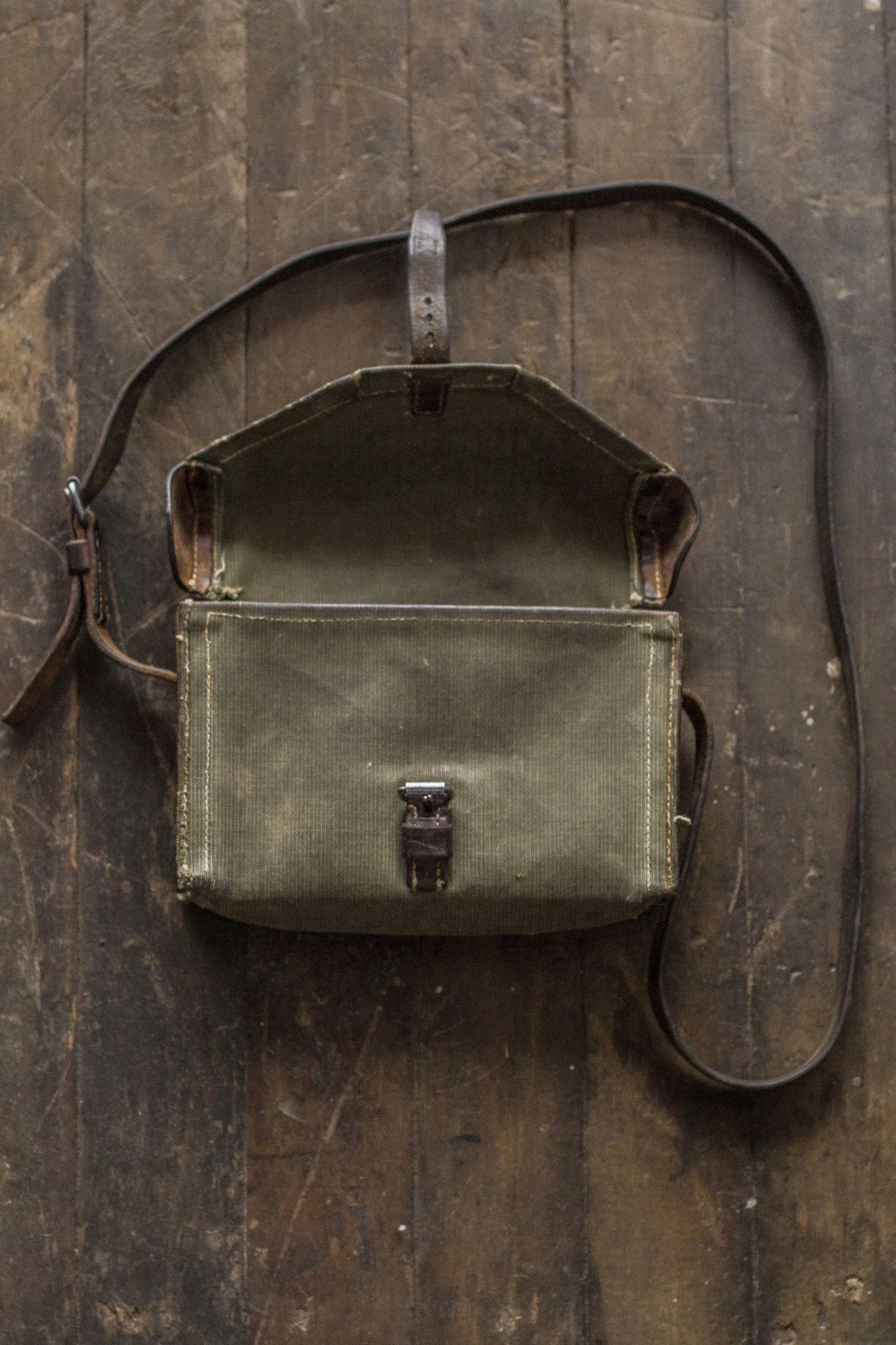 WWII ERA SWISS SHOULDER BAG — Velour