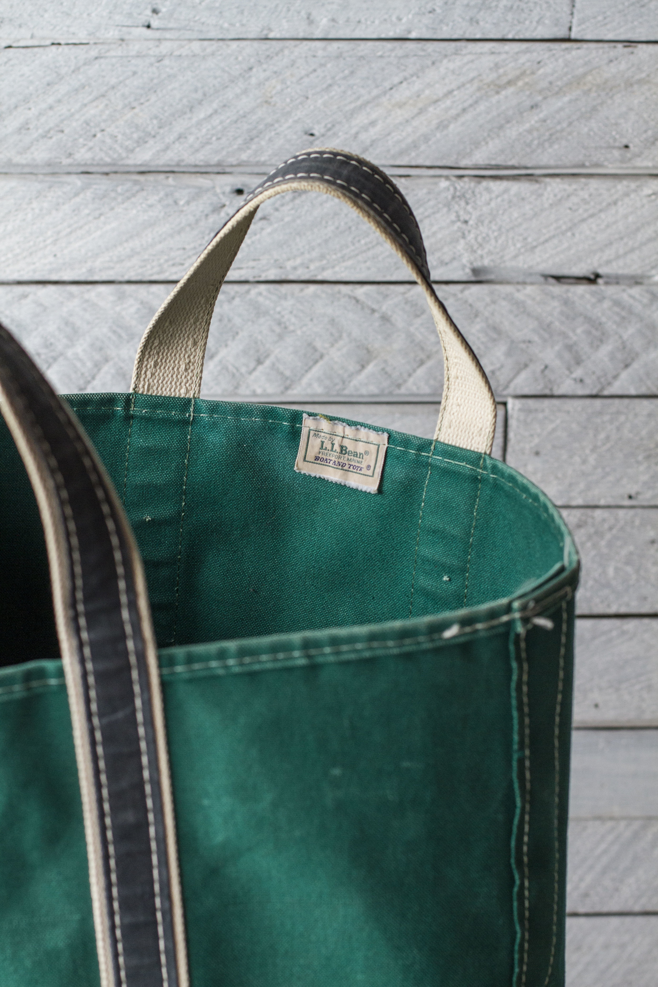 GREEN/NAVY L.L. BEAN TOTE — Velour