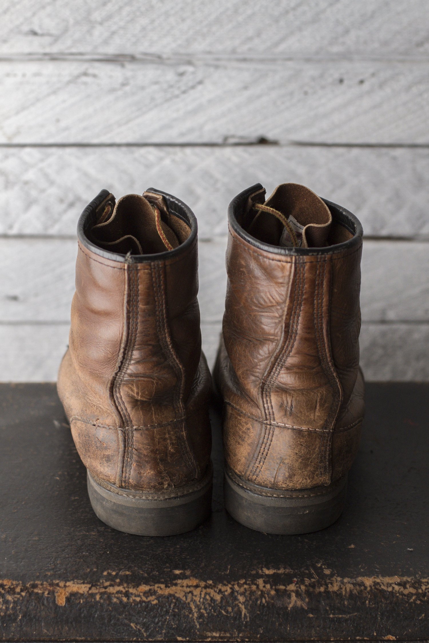 RED WING LEATHER WORK BOOTS — Velour