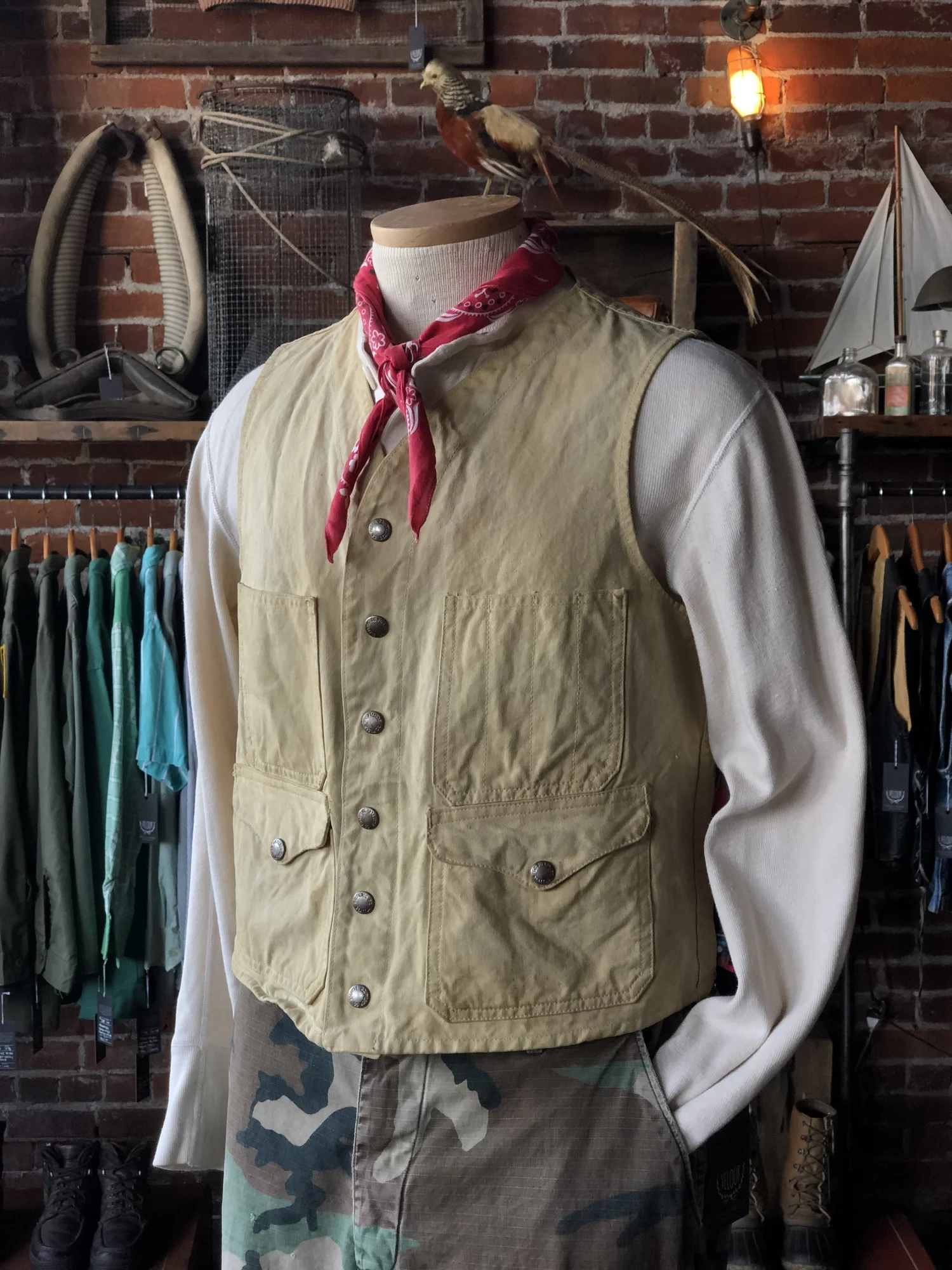FILSON TIN CLOTH VEST — Velour