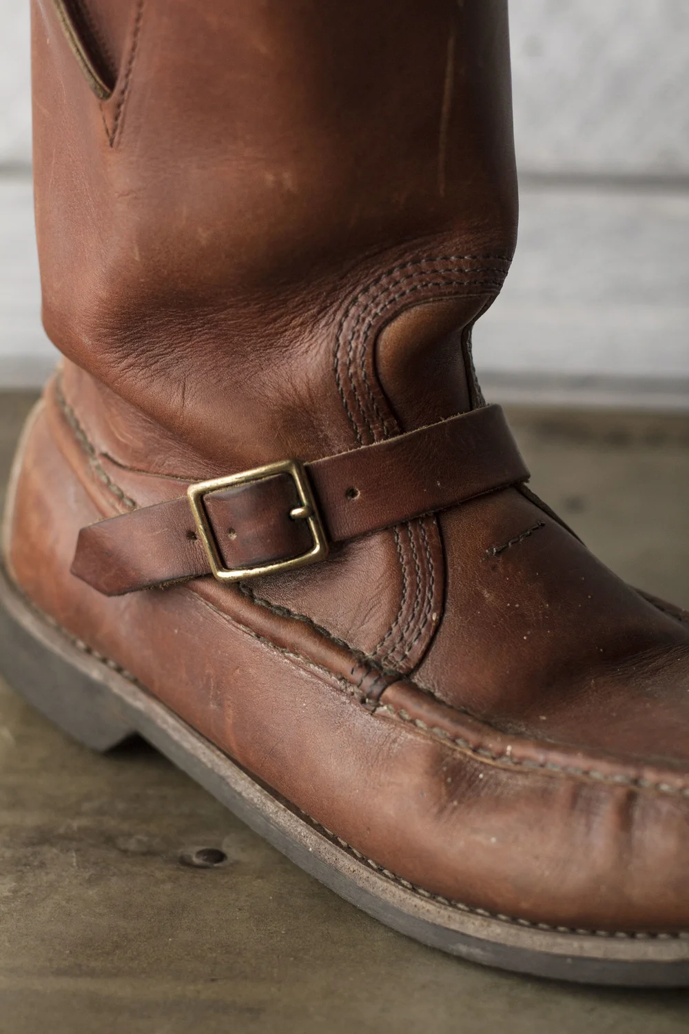 RUSSELL MOCCASIN CAVALIER — Velour