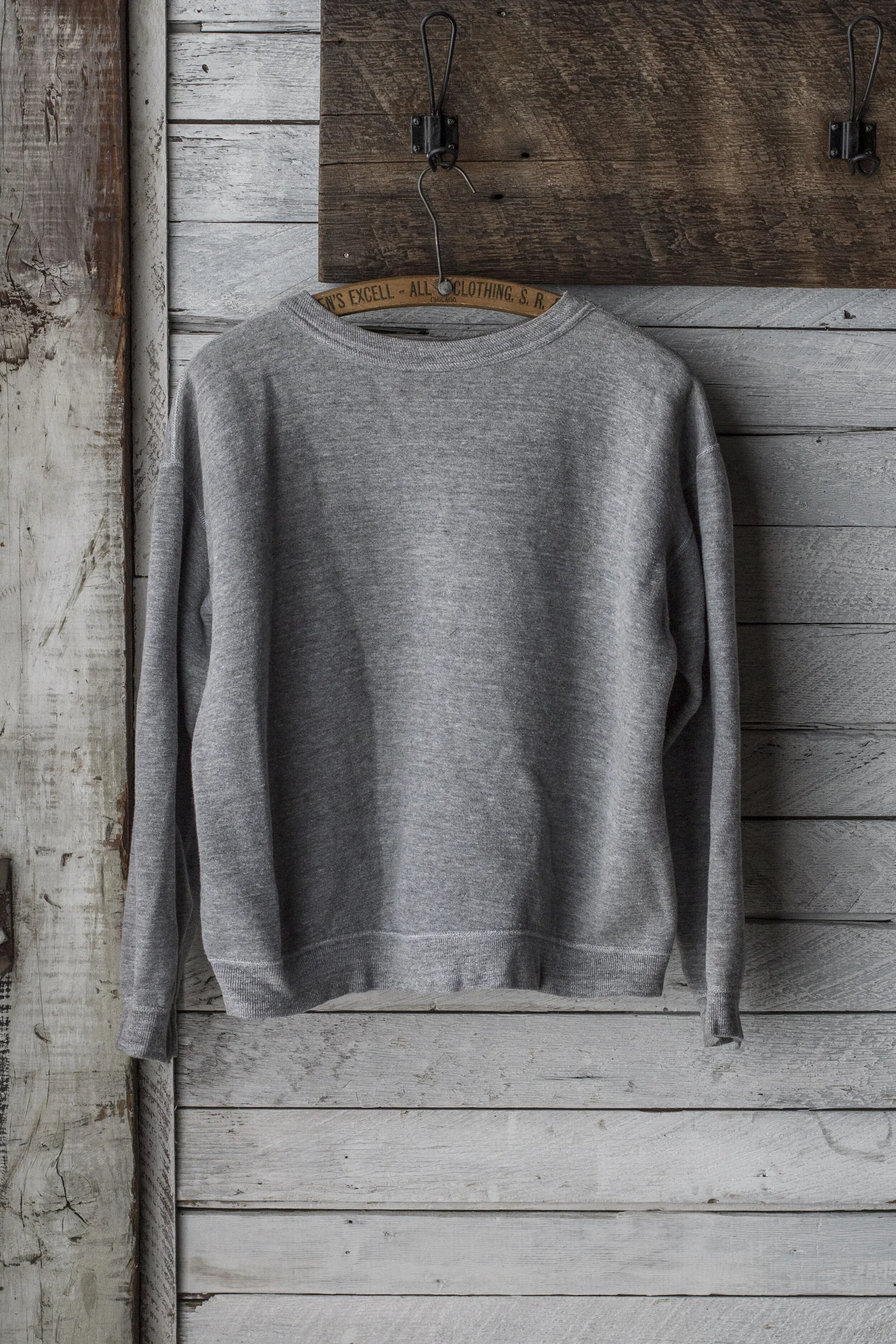 50s/60s SINGLE V SWEATSHIRT — Velour