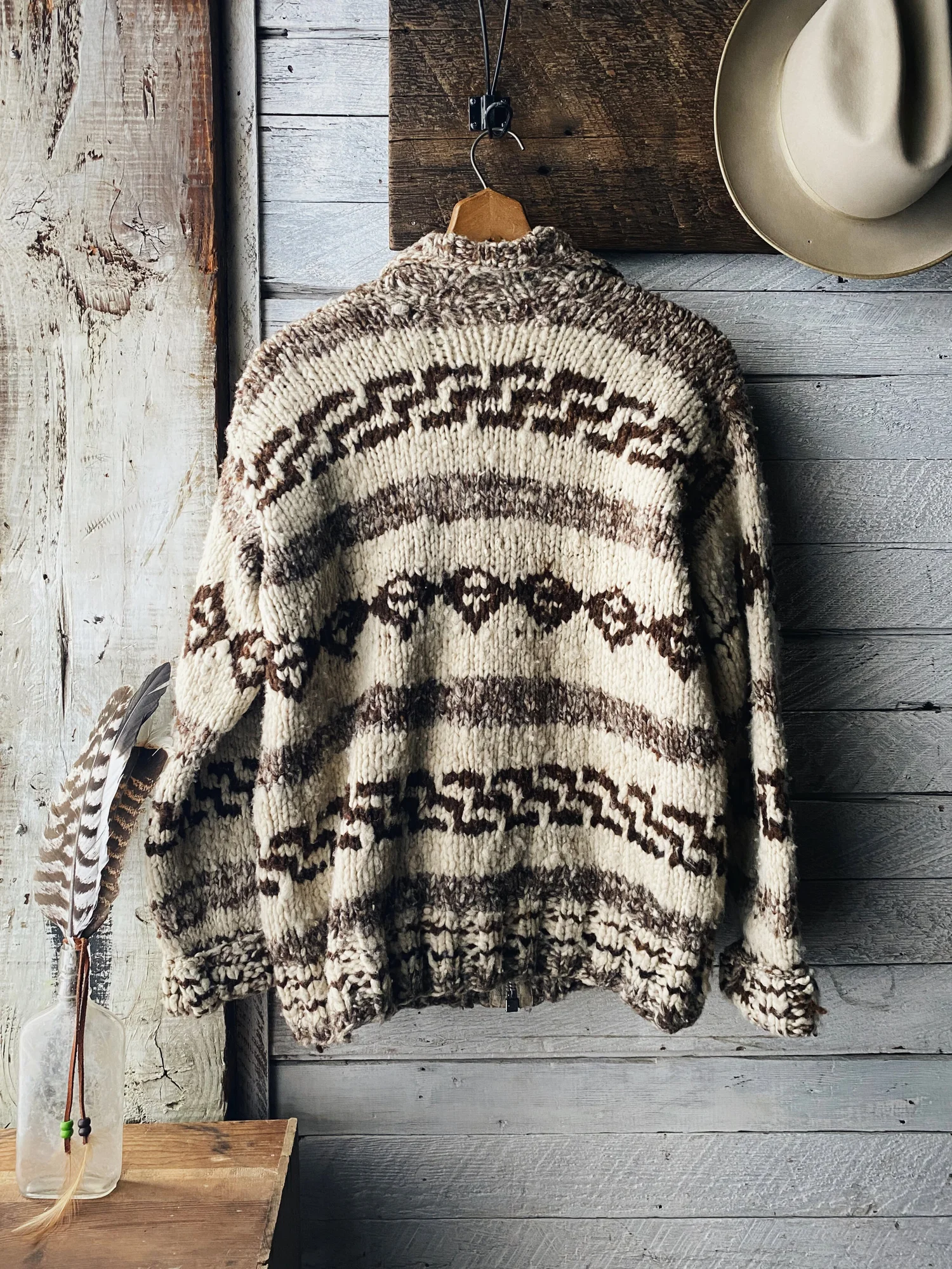 AUTHENTIC HAND-KNIT COWICHAN — Velour