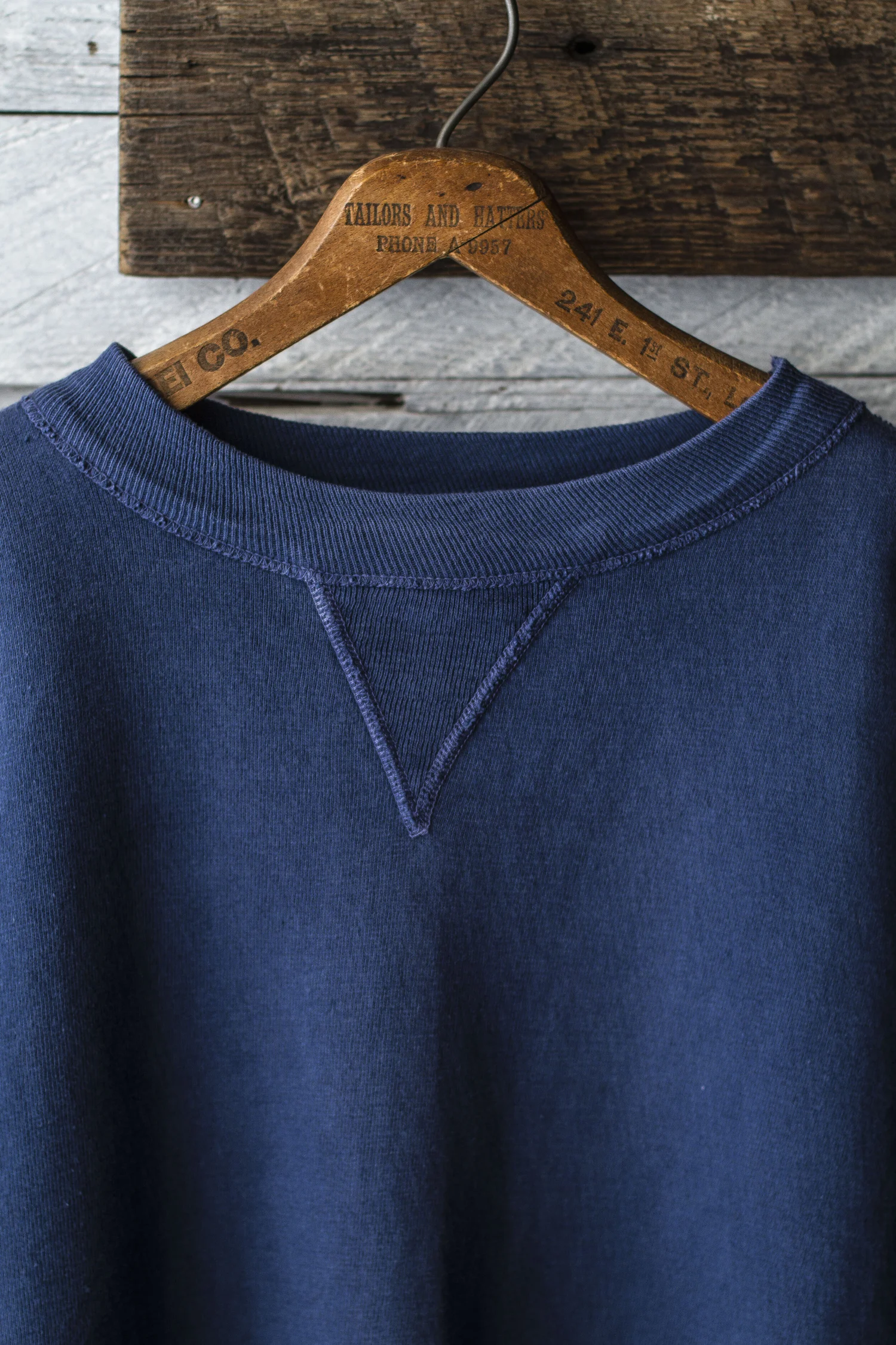 50S/60S INDIGO SINGLE V SWEATSHIRT — Velour