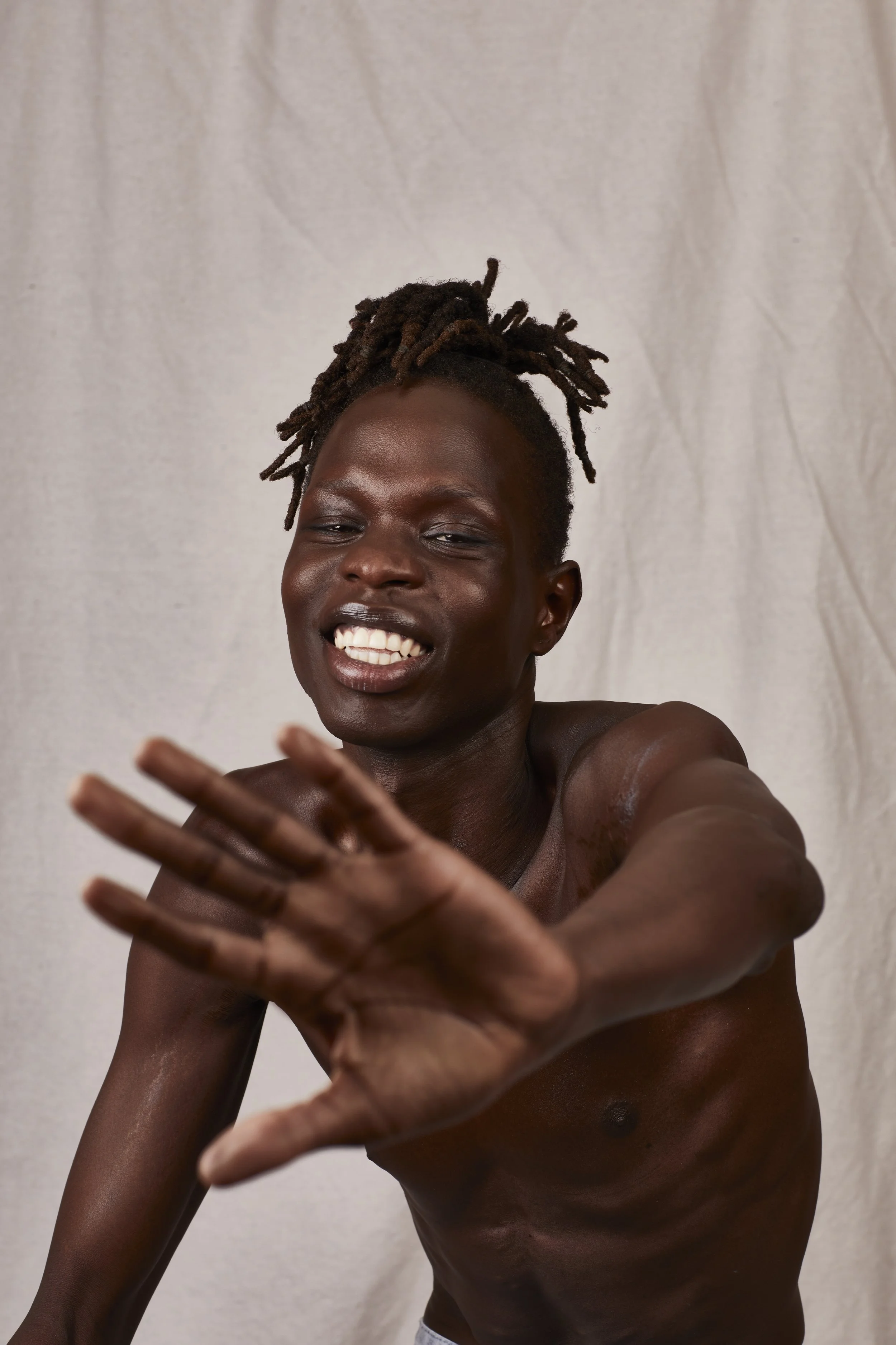 2023_04_06_Stefanie_Parkinson_BeautyofNow_Janay_Bethany1863 (1).JPEG