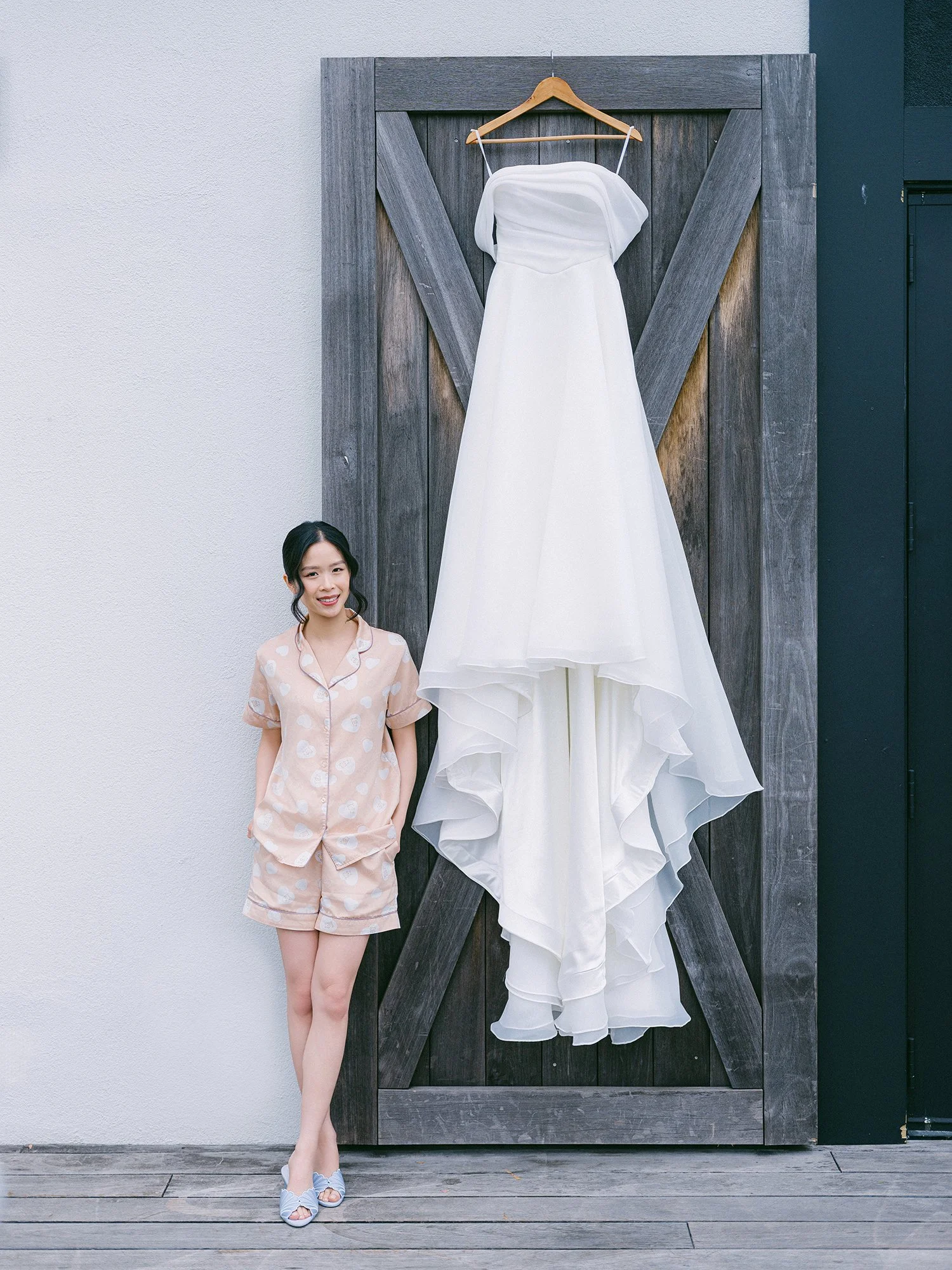 Bride getting ready for wedding at Renault Winery by Haseok Chung Studio