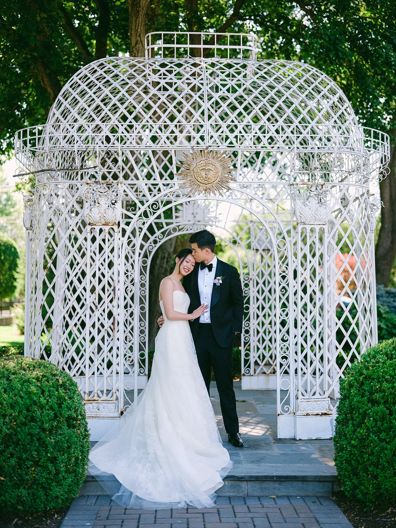 Elegant wedding portrait of Amanda and Daniel at The Rockleigh, NJ by HSC Studio
