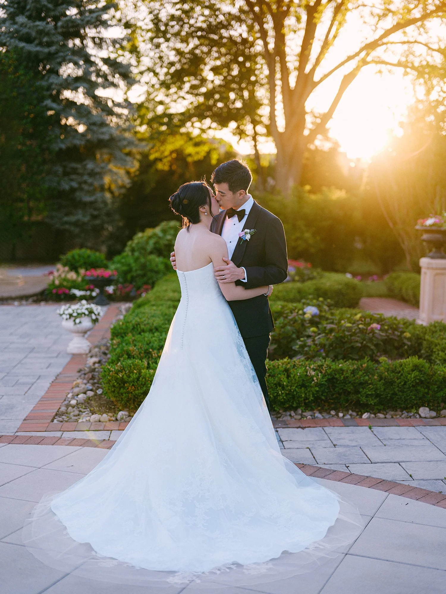 Elegant wedding portrait of Amanda and Daniel at The Rockleigh, NJ by HSC Studio