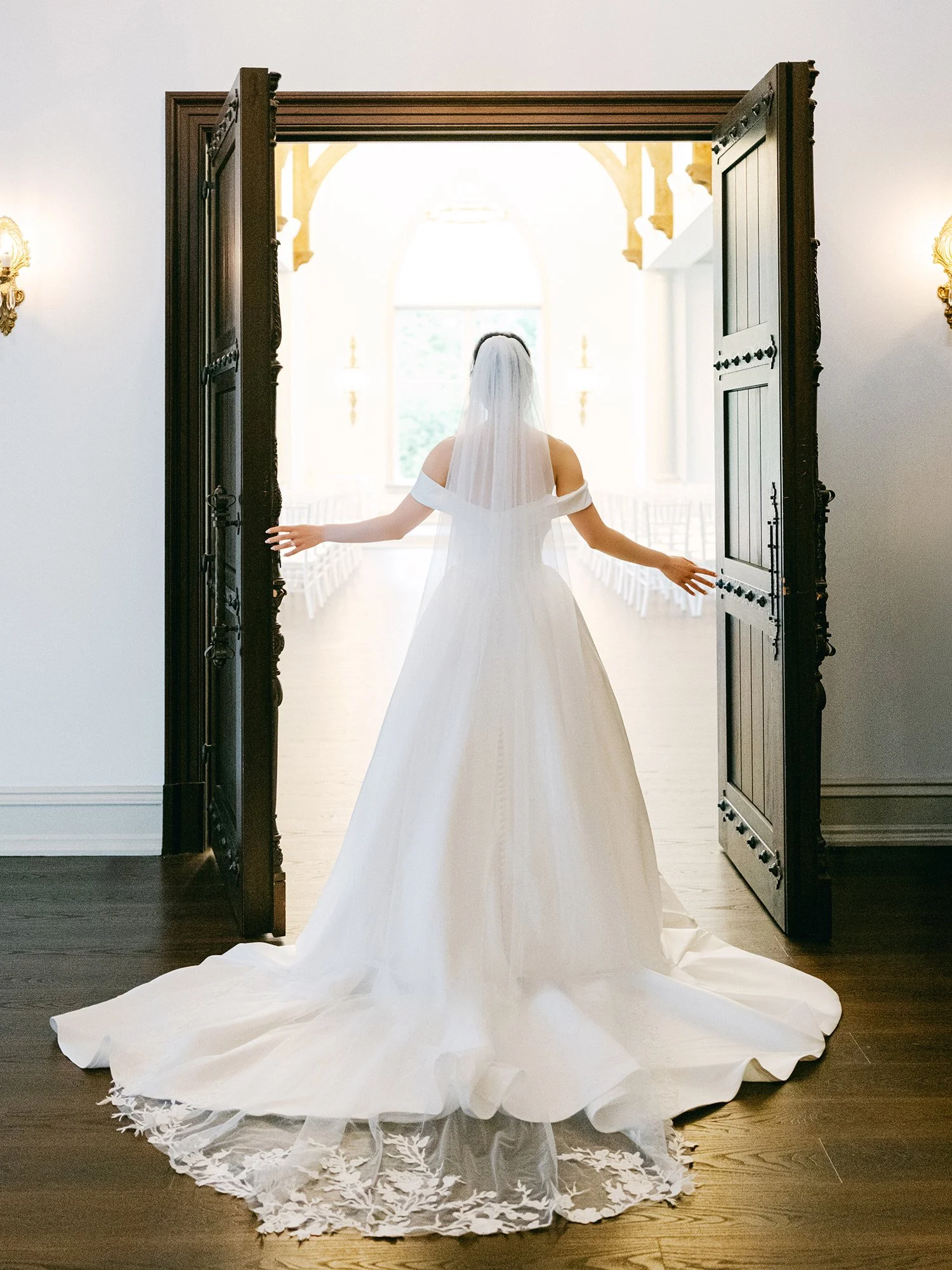 Editorial wedding portrait of Sue and Kenny at Park Chateau Estate