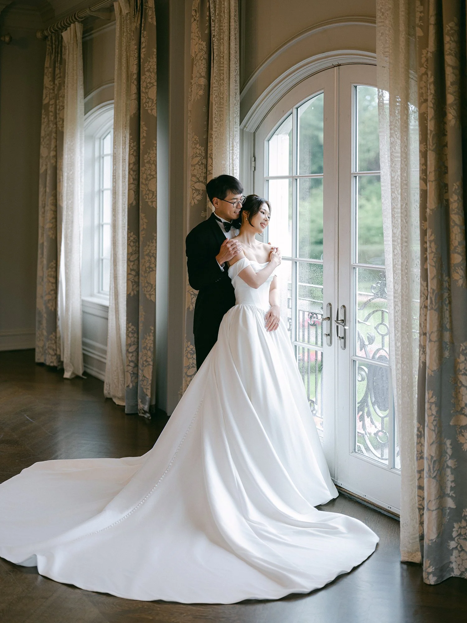 Editorial wedding portrait of Sue and Kenny at Park Chateau Estate