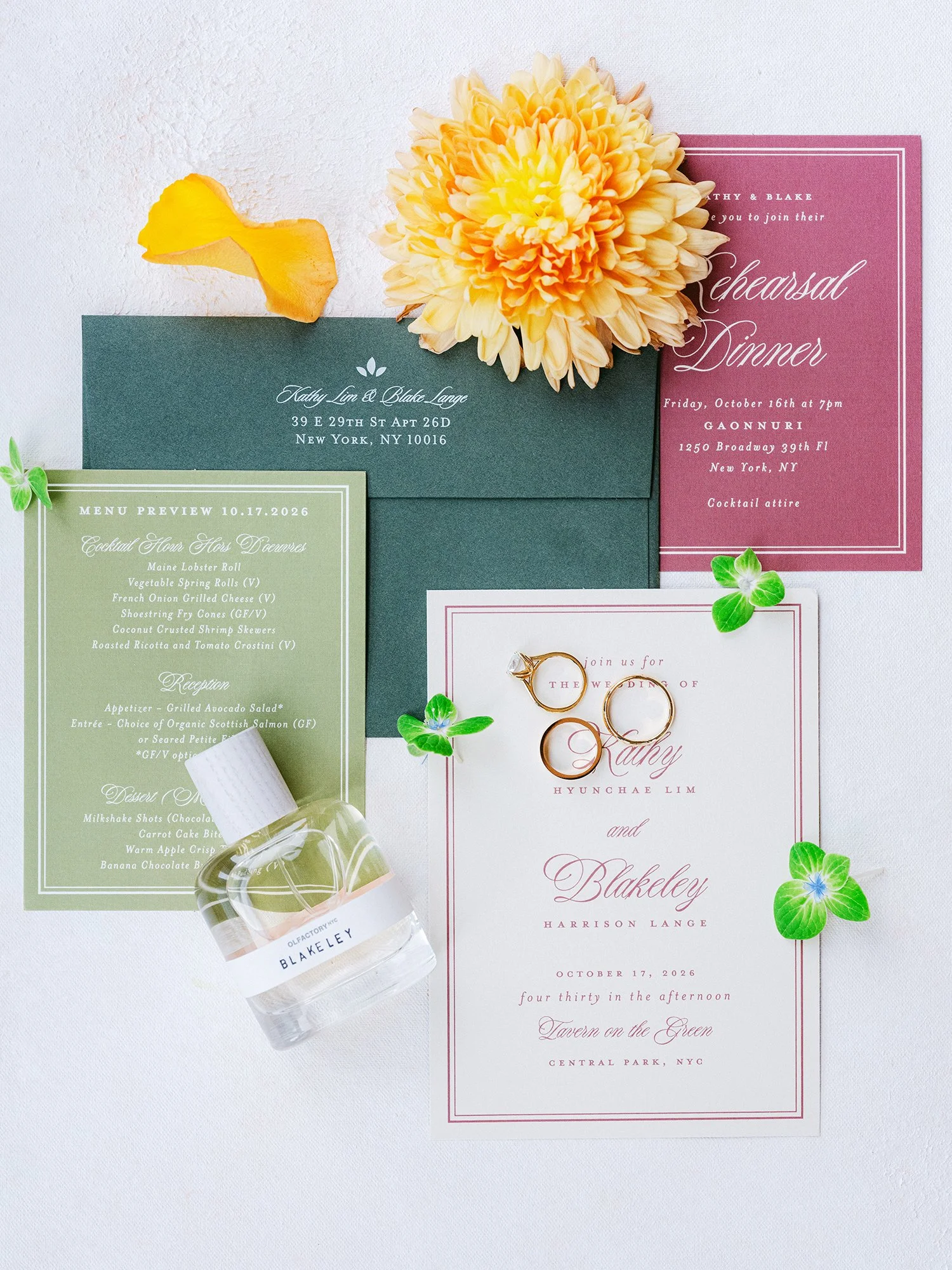 Bridal details and bouquet on Kathy's wedding day at the Mandarin Oriental