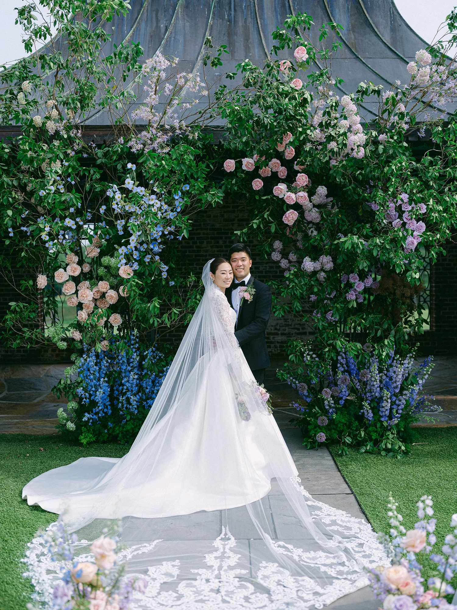 Korean bride and groom wedding portrait at Maritime Parc in Jersey City photographed by Haseok Chung Studio
