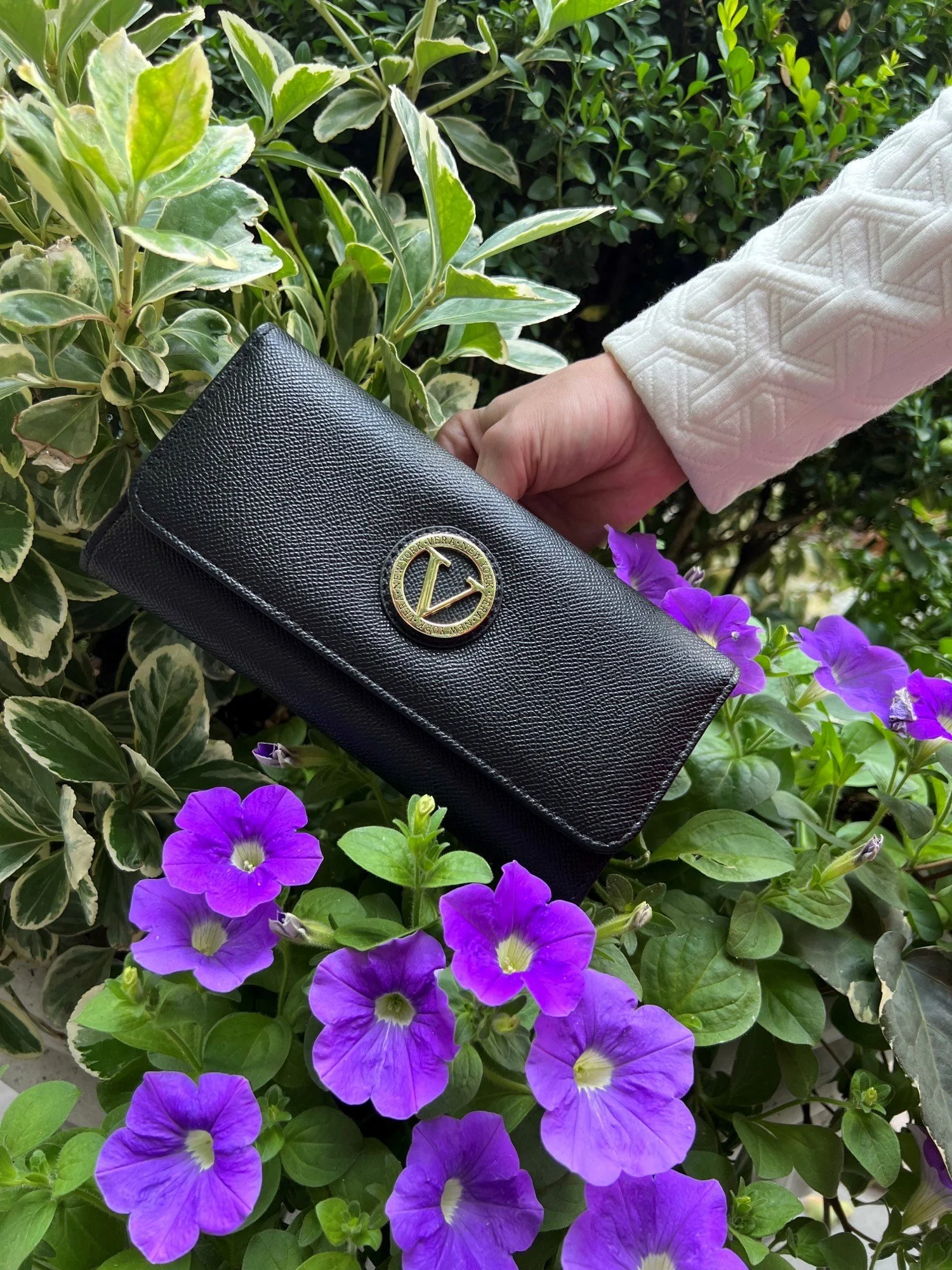 GIFTS & ACCESSORIES — AHQ Accessory Headquarters