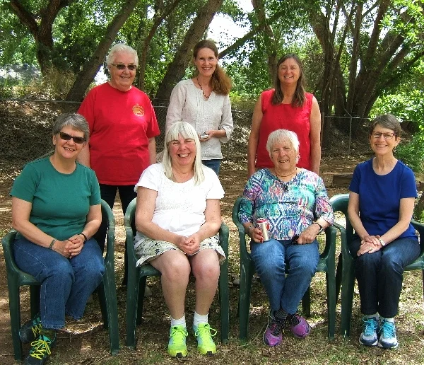 Very happy weavers on lunch break outside my studio: Front row: Maddie, Marilyn, Ann, Marcia Back row: Lavonne, Debbie, Leslie