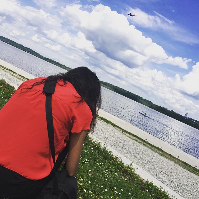 Out shooting the #bluesky with @ayeshagilanitaylor #wifey #sonyalpha #sonya7sii #timelapse #planes #boats #alexandria #acreativedc #washingtondc #river #photography