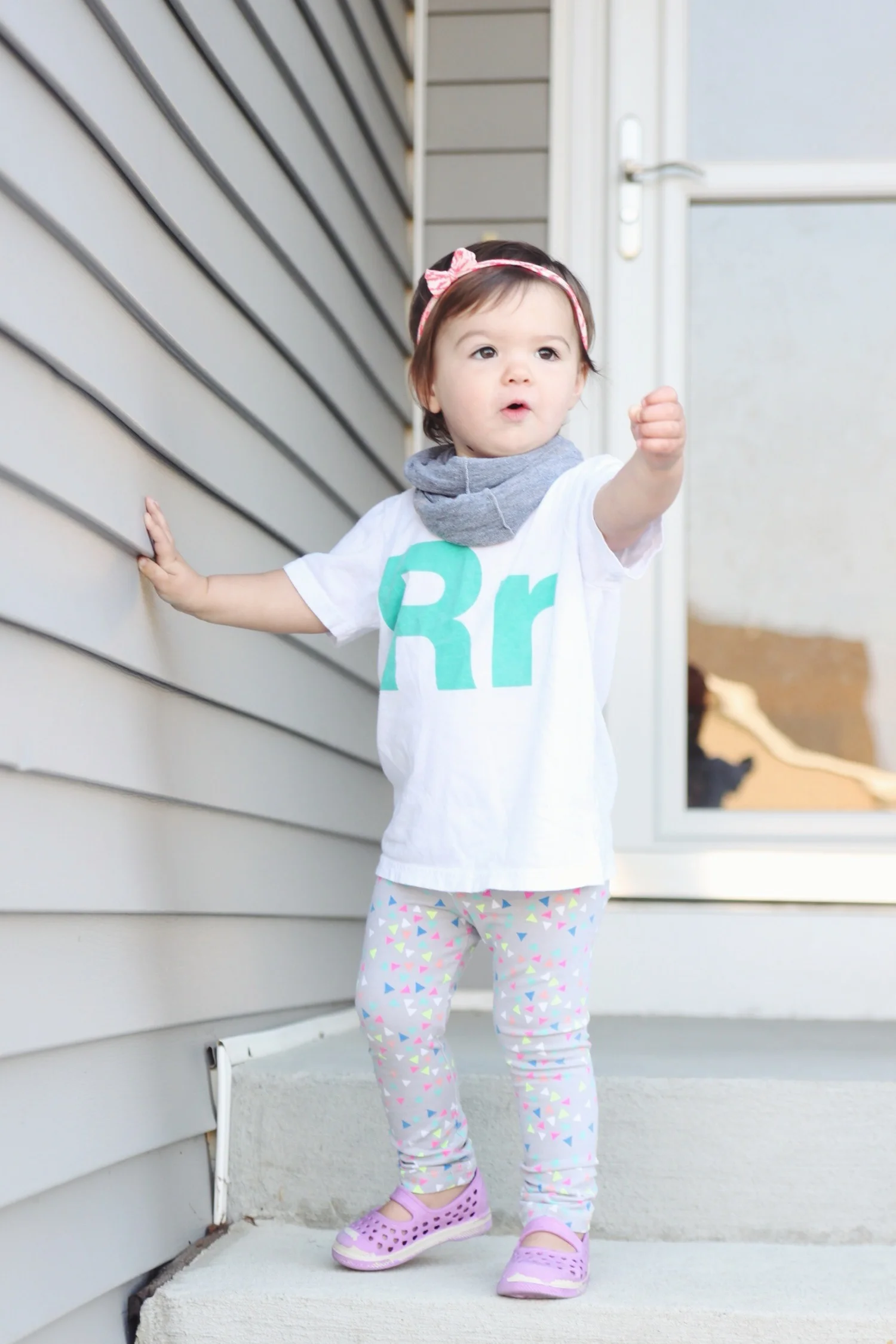 Pops of Neon (9 of 20)