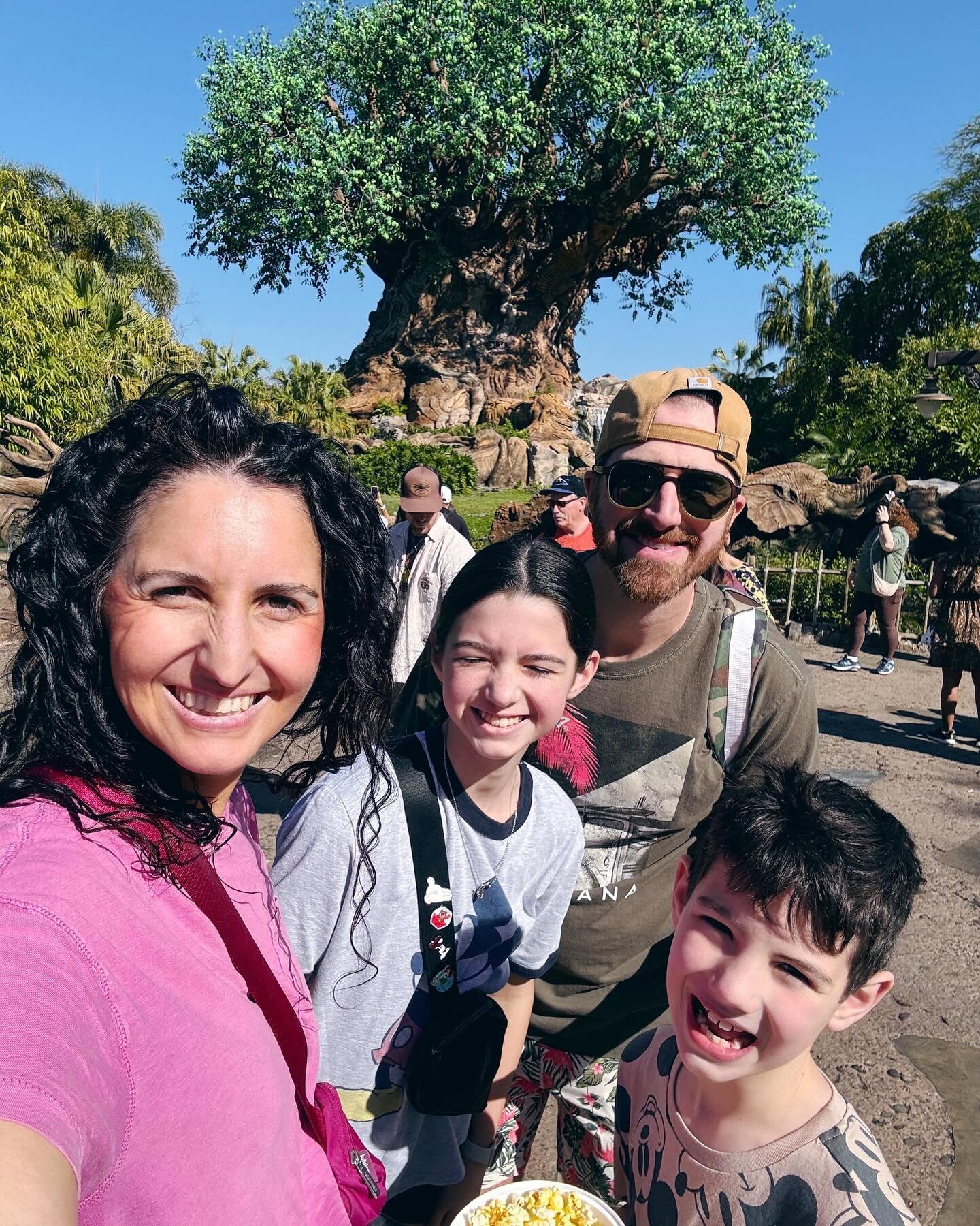 Disney day 1 🌳 we chose Animal Kingdom for our first day as a way to ease into the trip, and then proceeded to spend 11 hours there and walk the most steps of the entire week 😅 the kids&rsquo; favorite ride was Expedition Everest, which they did si