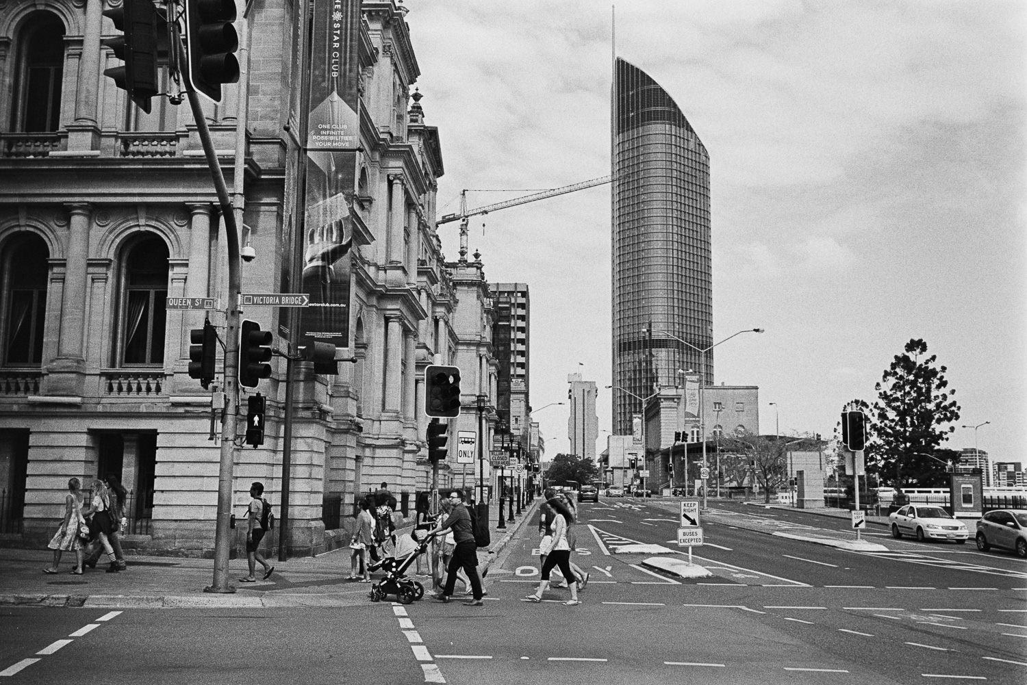 20170326_ROLL_125_011-Nick-Bedford,-Photographer-Black and White, Brisbane, Film, Kodak Tri-X 400, Leica M7, Rodinal, Street Photography.jpg