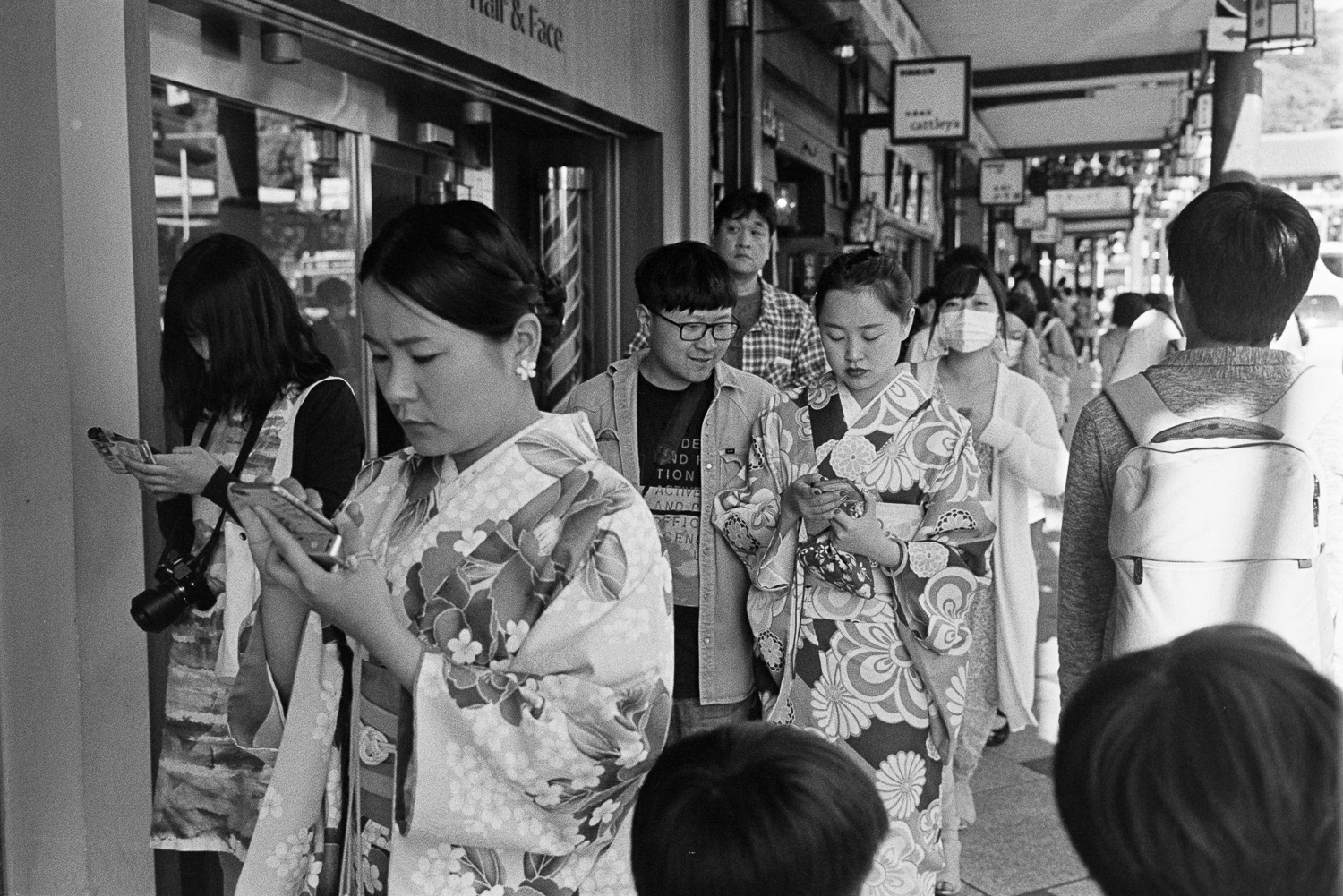 20170423 - Roll 133 - 007-Nick-Bedford,-Photographer-Black and White, Film, Japan, Kodak Tri-X 400, Kyoto, Rodinal, Street Photography, Travel.jpg